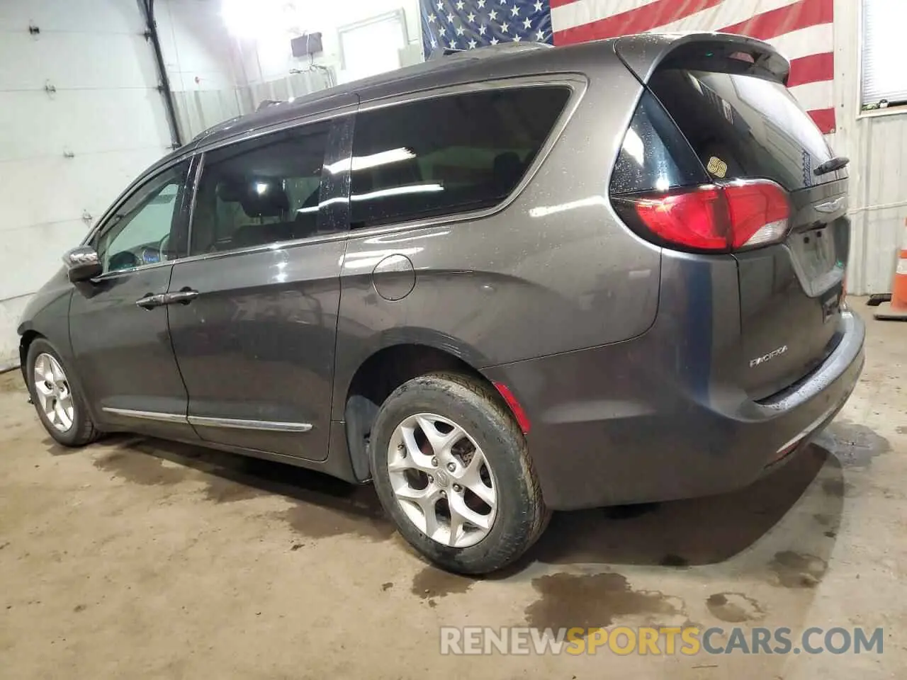 2 Photograph of a damaged car 2C4RC1GG1LR144058 CHRYSLER PACIFICA 2020