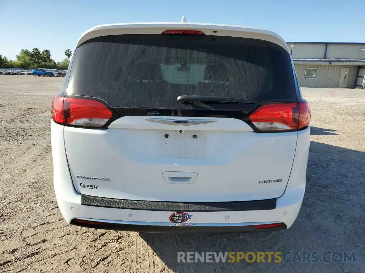 6 Photograph of a damaged car 2C4RC1GG2LR144151 CHRYSLER PACIFICA 2020