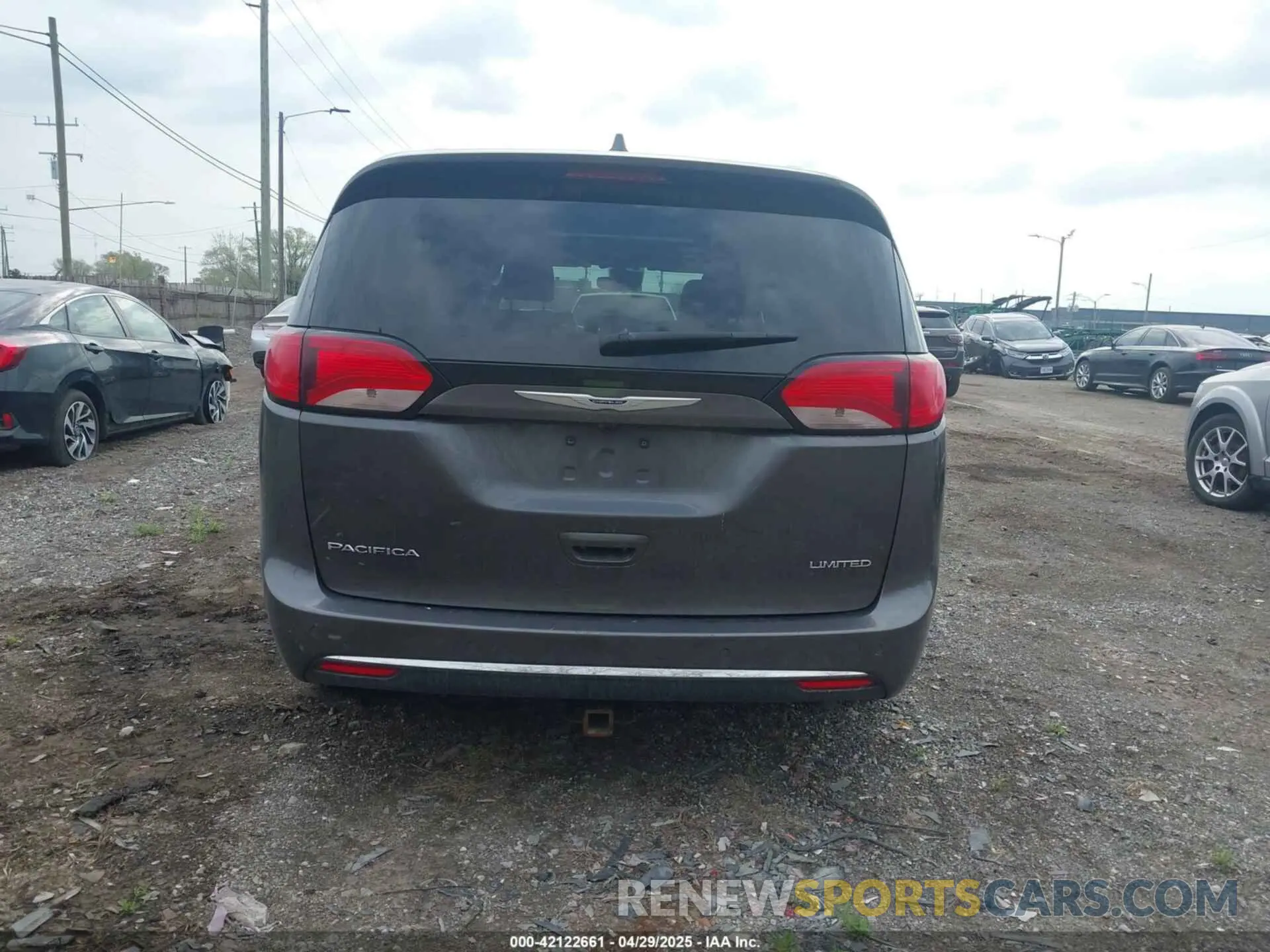 17 Photograph of a damaged car 2C4RC1GG2LR151861 CHRYSLER PACIFICA 2020