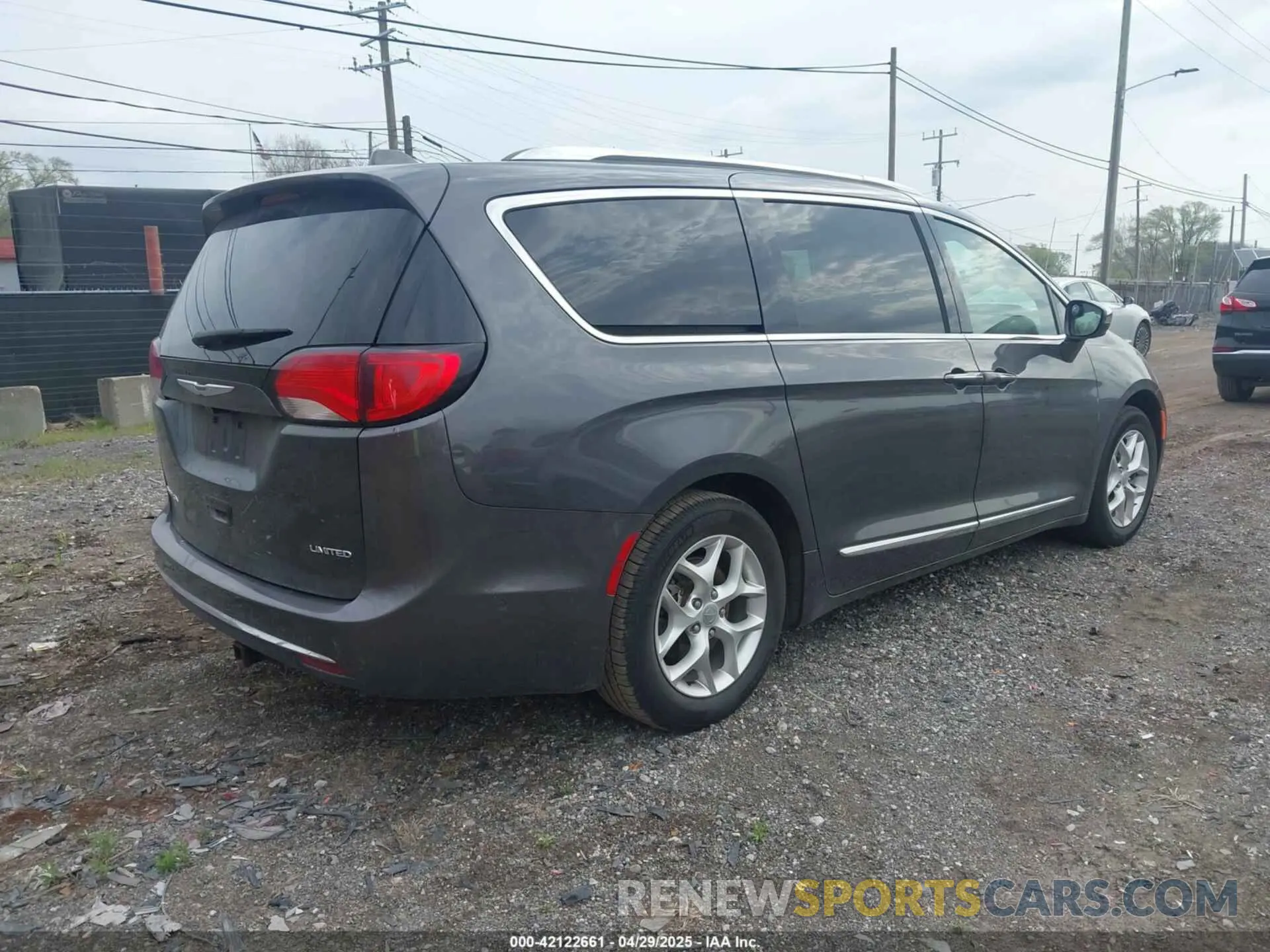 4 Photograph of a damaged car 2C4RC1GG2LR151861 CHRYSLER PACIFICA 2020