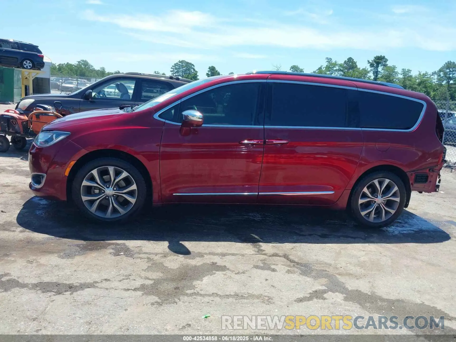 15 Photograph of a damaged car 2C4RC1GG3LR141680 CHRYSLER PACIFICA 2020