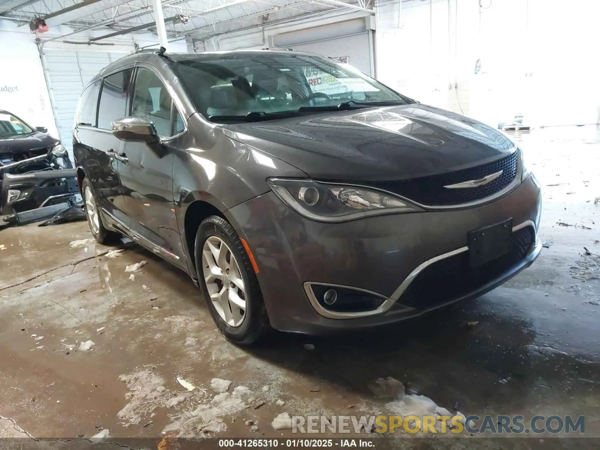1 Photograph of a damaged car 2C4RC1GG3LR151349 CHRYSLER PACIFICA 2020
