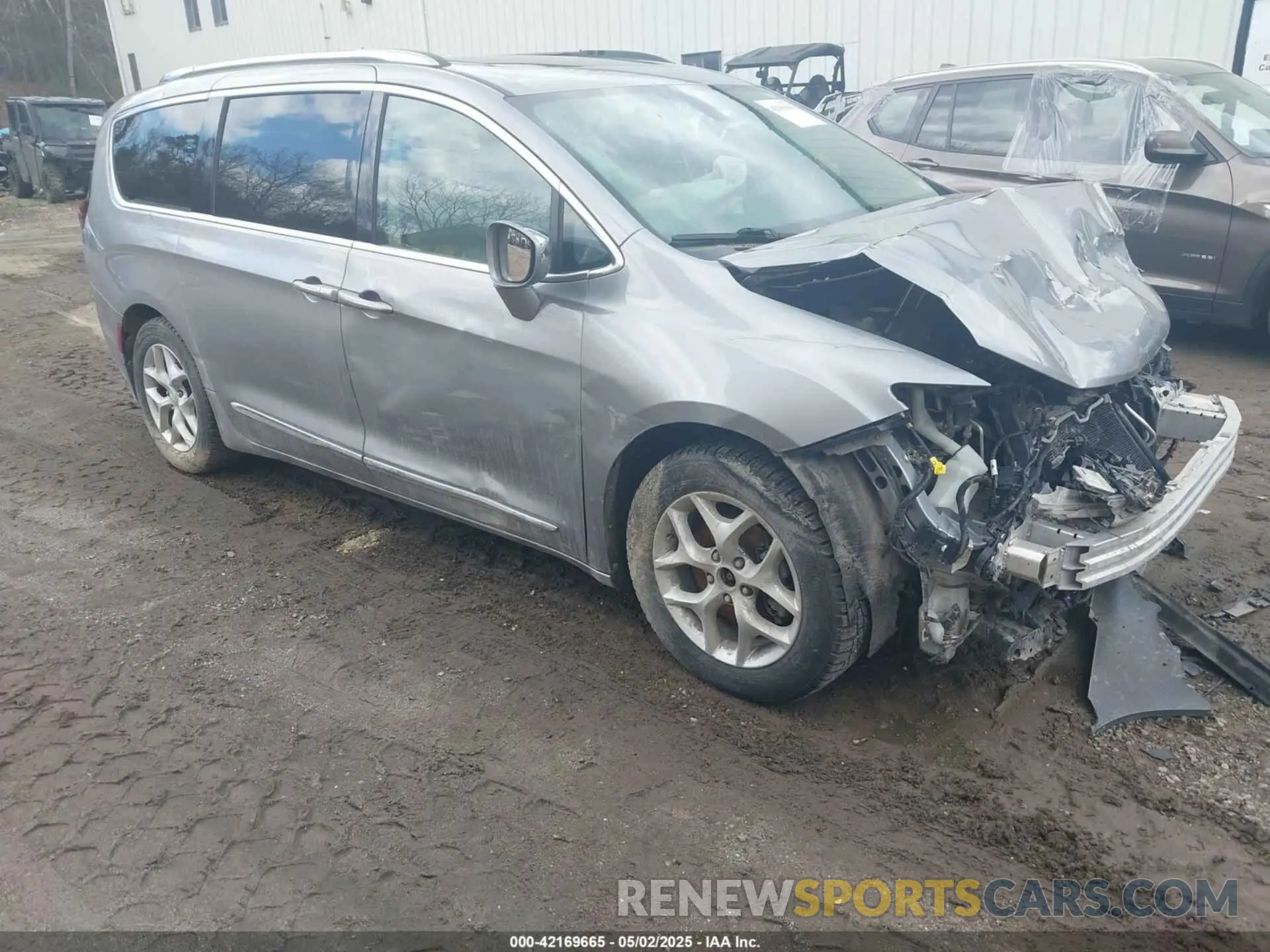 1 Photograph of a damaged car 2C4RC1GG3LR290249 CHRYSLER PACIFICA 2020