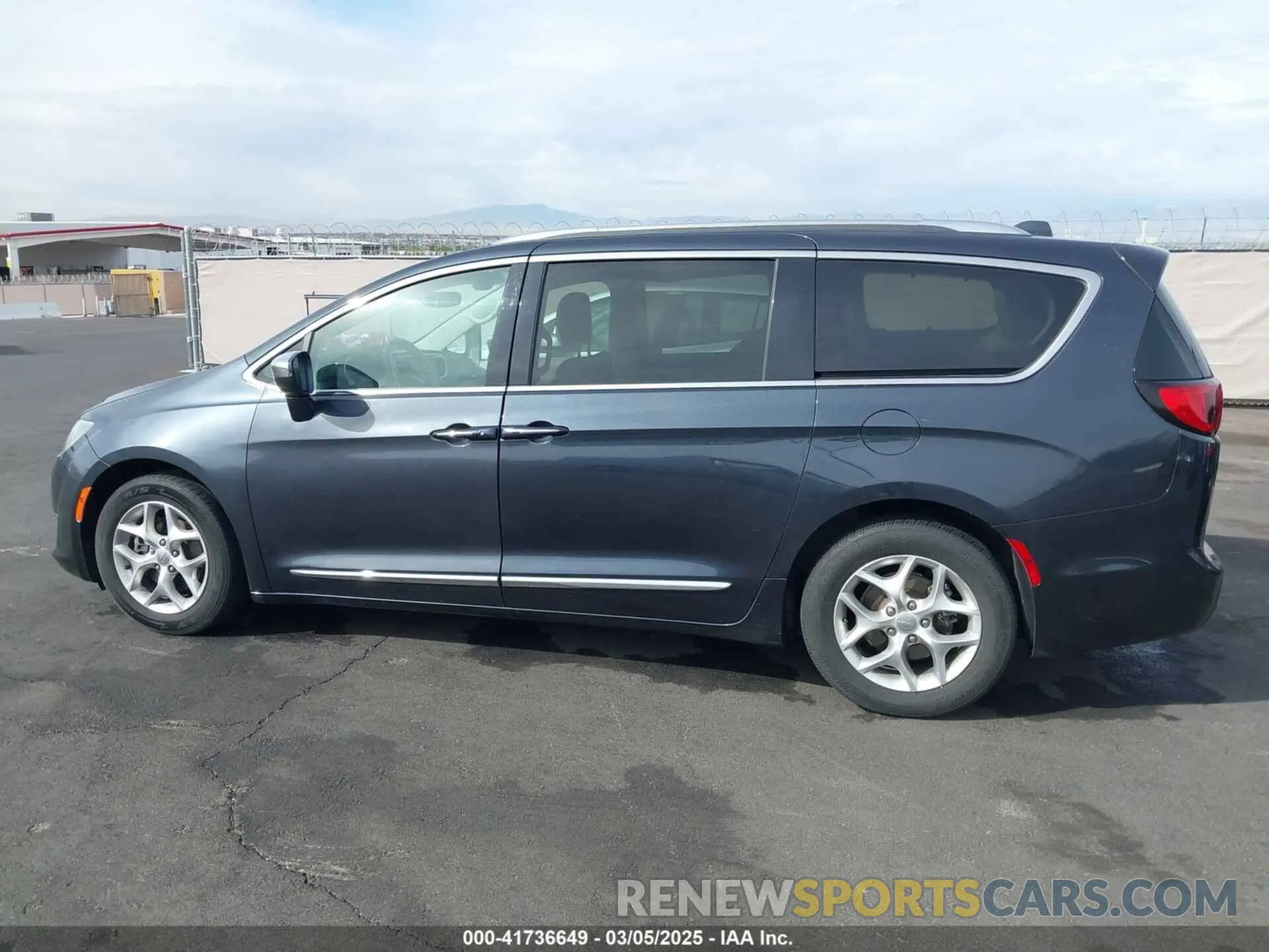 13 Photograph of a damaged car 2C4RC1GG4LR156463 CHRYSLER PACIFICA 2020