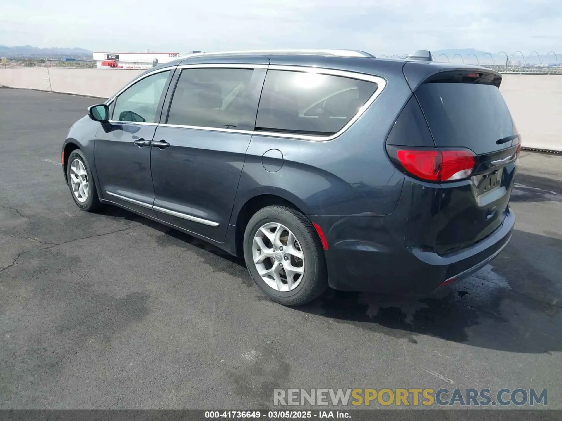 3 Photograph of a damaged car 2C4RC1GG4LR156463 CHRYSLER PACIFICA 2020