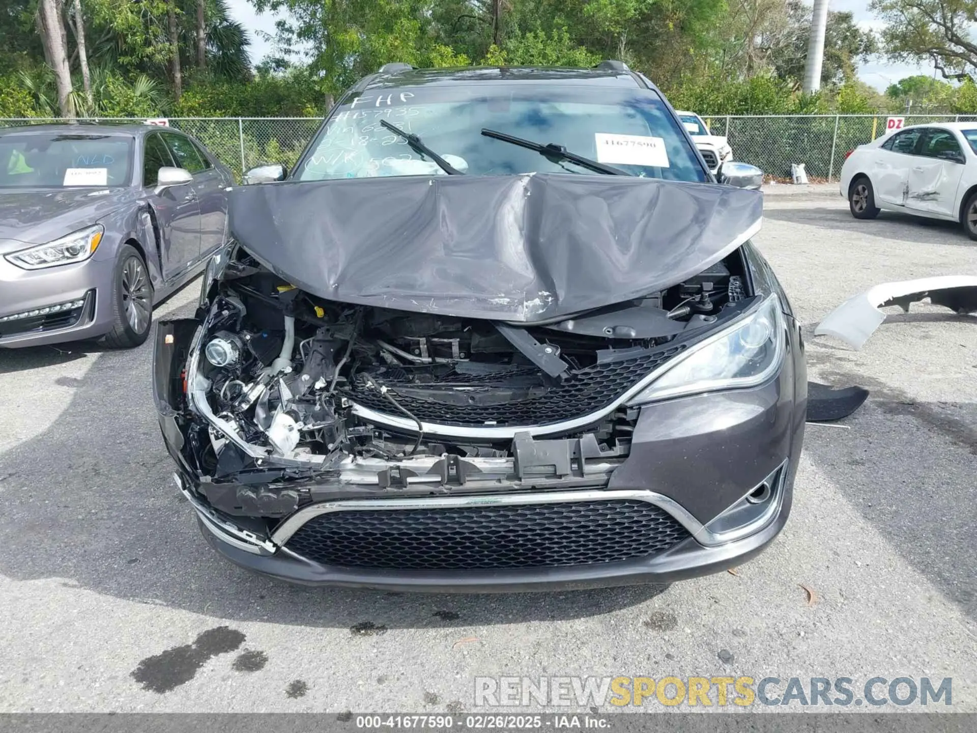 12 Photograph of a damaged car 2C4RC1GG5LR156231 CHRYSLER PACIFICA 2020