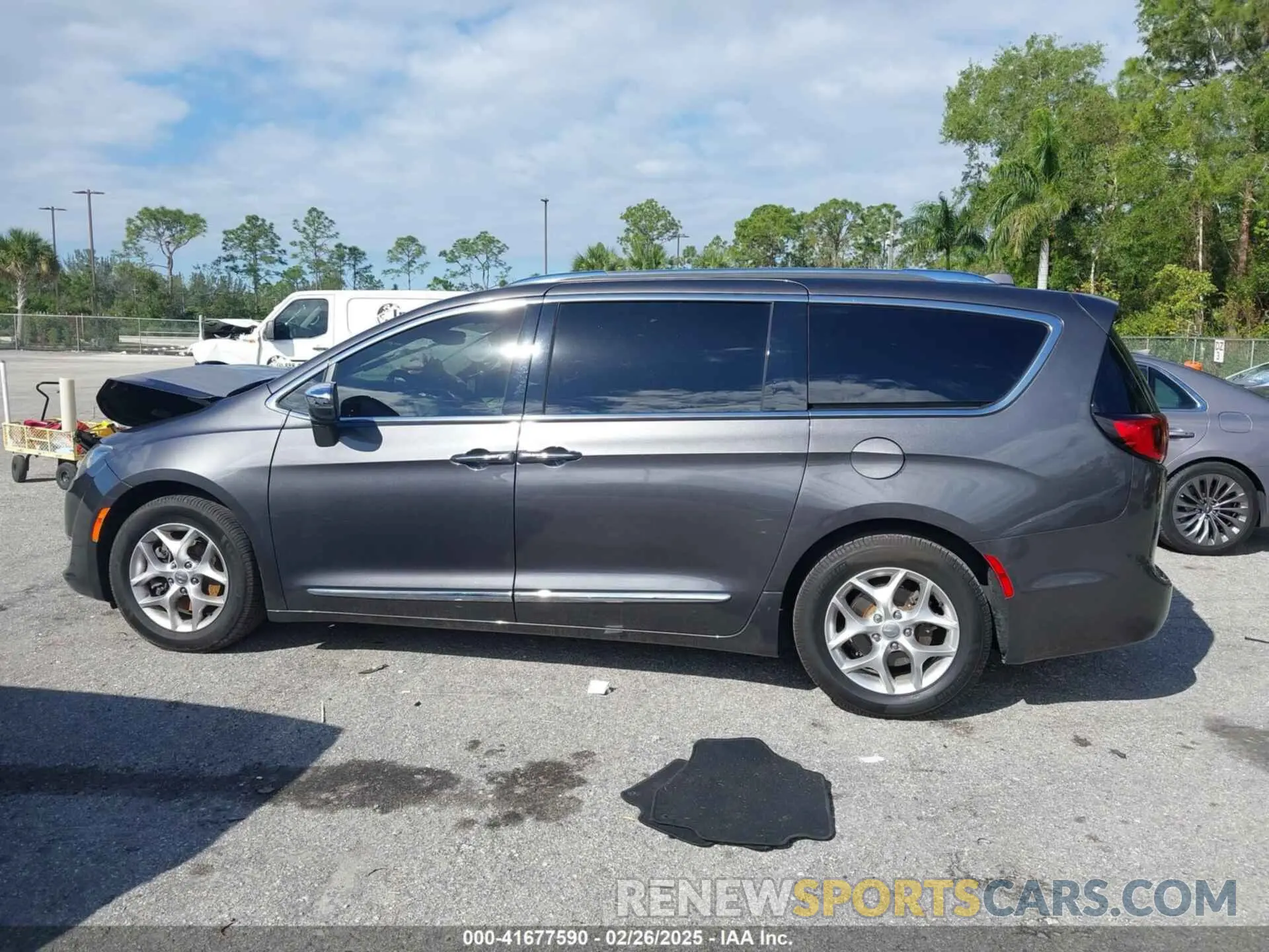 14 Photograph of a damaged car 2C4RC1GG5LR156231 CHRYSLER PACIFICA 2020