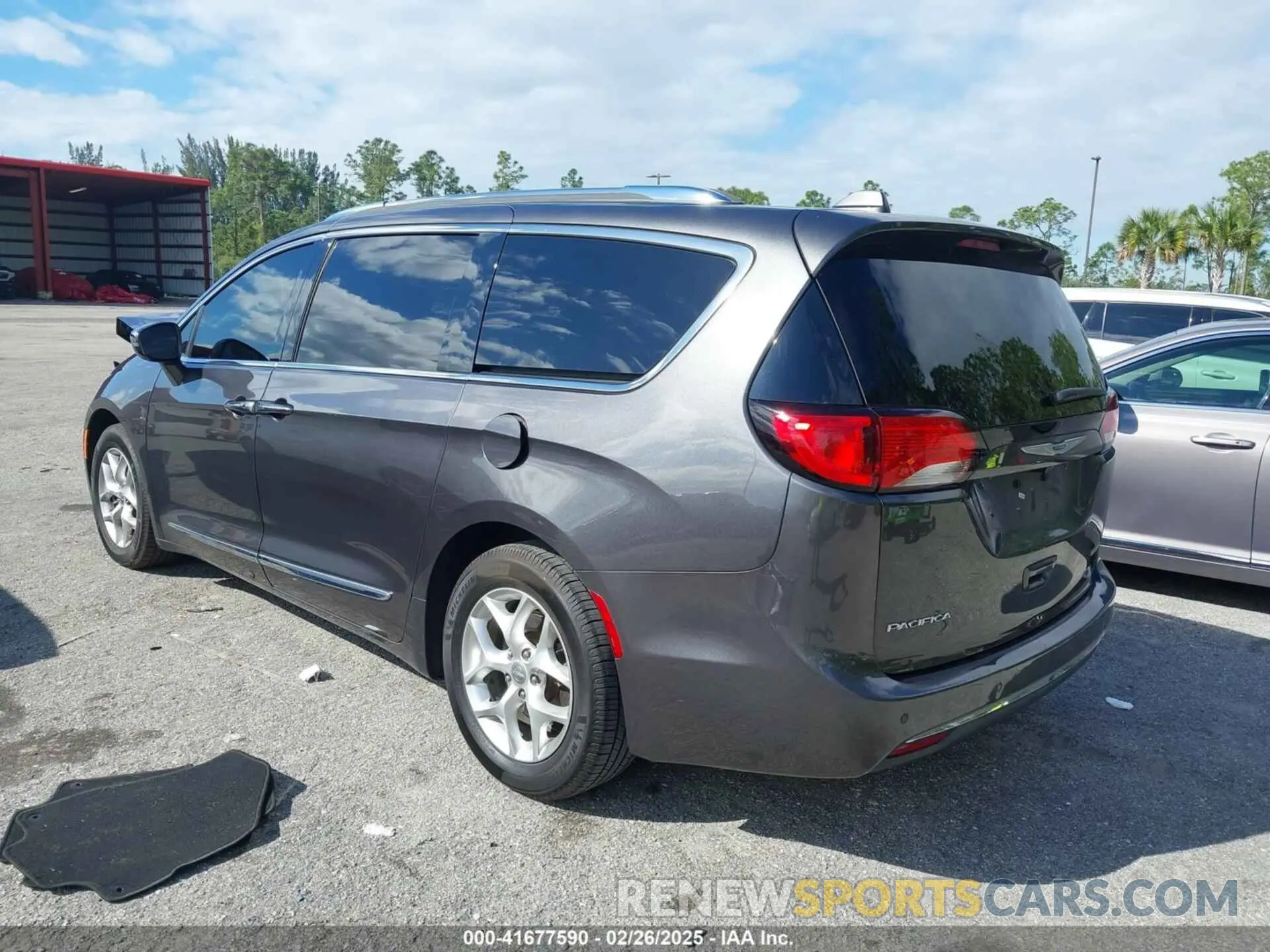3 Photograph of a damaged car 2C4RC1GG5LR156231 CHRYSLER PACIFICA 2020