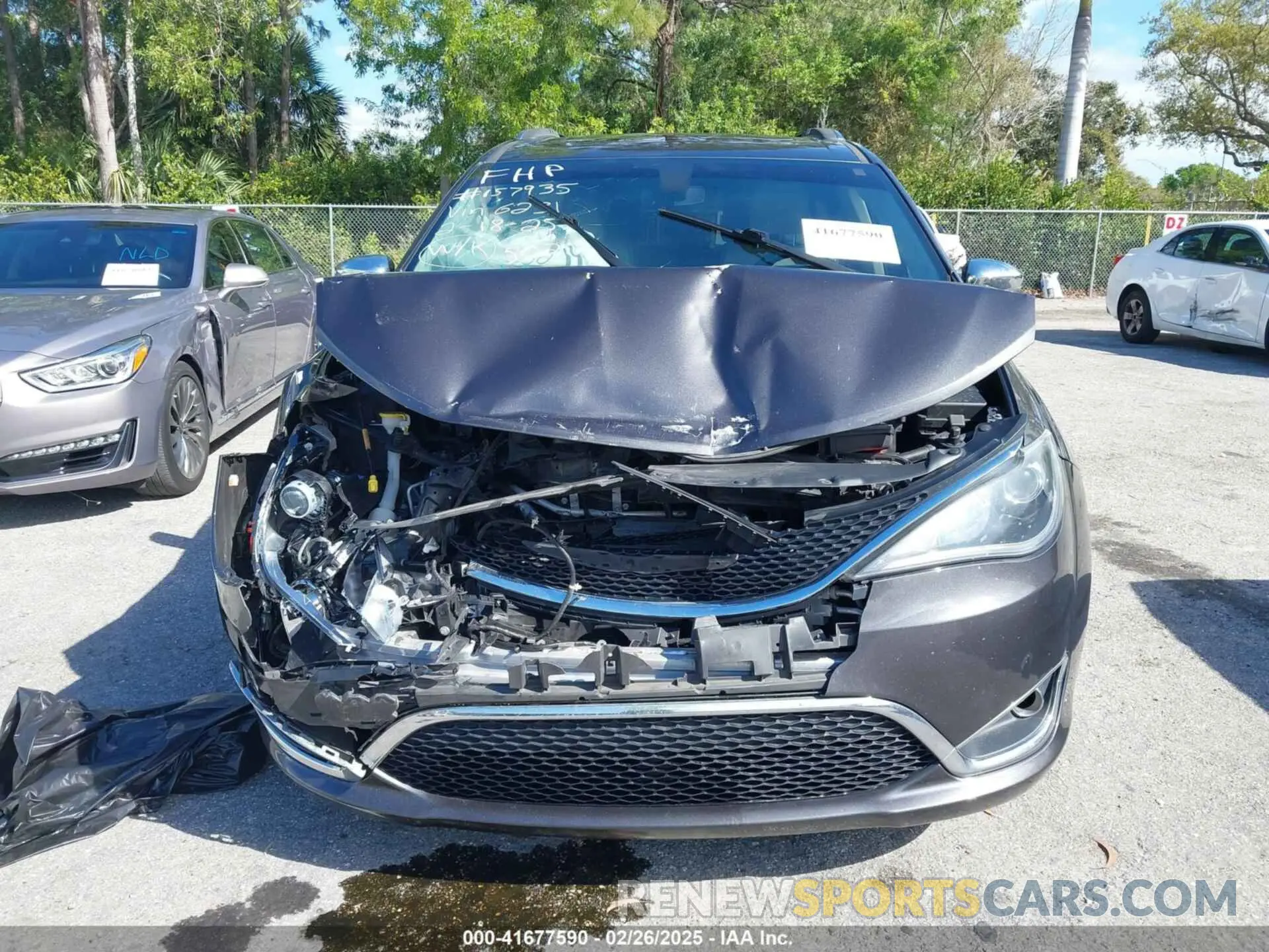 6 Photograph of a damaged car 2C4RC1GG5LR156231 CHRYSLER PACIFICA 2020
