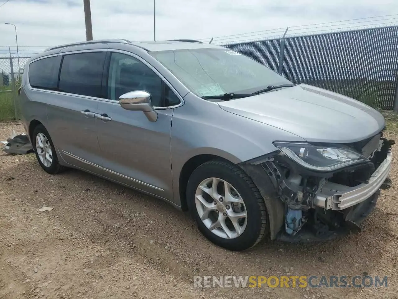 4 Photograph of a damaged car 2C4RC1GG5LR284775 CHRYSLER PACIFICA 2020