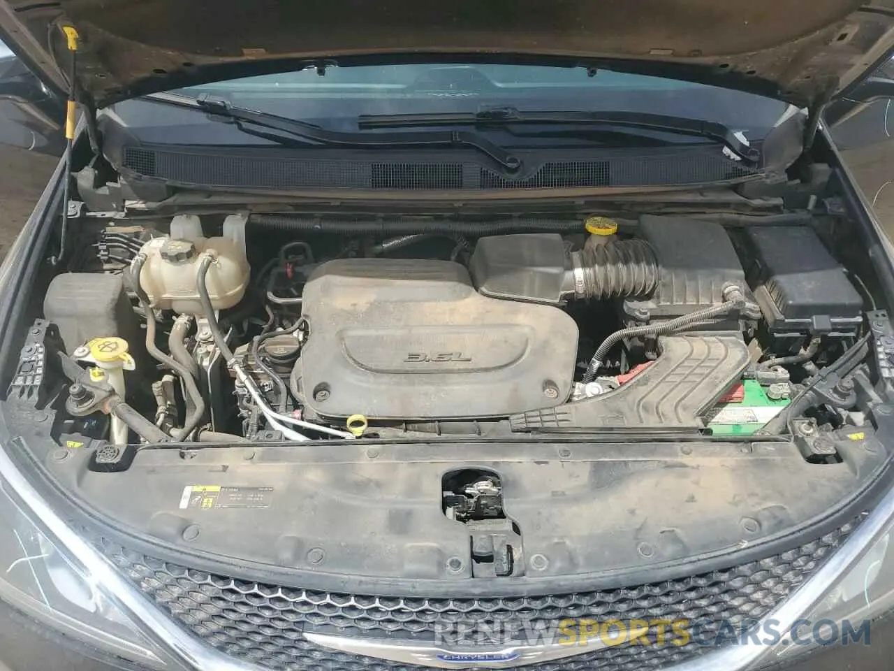 12 Photograph of a damaged car 2C4RC1GG6LR250036 CHRYSLER PACIFICA 2020