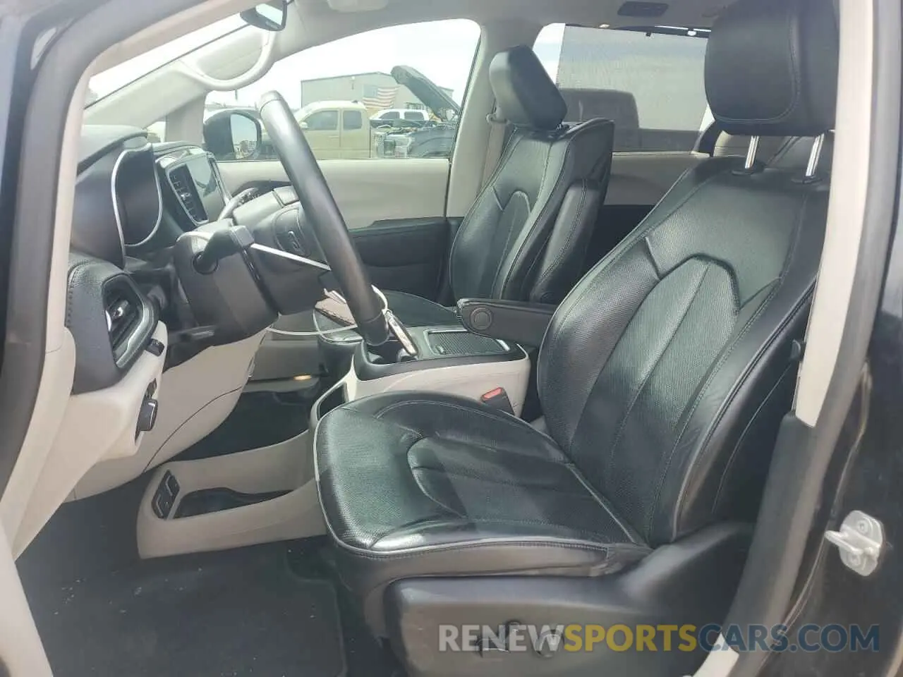 7 Photograph of a damaged car 2C4RC1GG6LR250036 CHRYSLER PACIFICA 2020