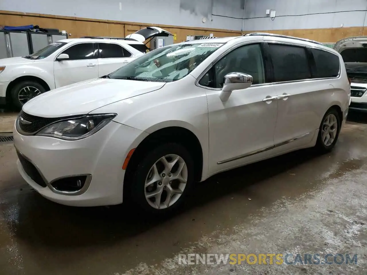 1 Photograph of a damaged car 2C4RC1GG6LR272019 CHRYSLER PACIFICA 2020