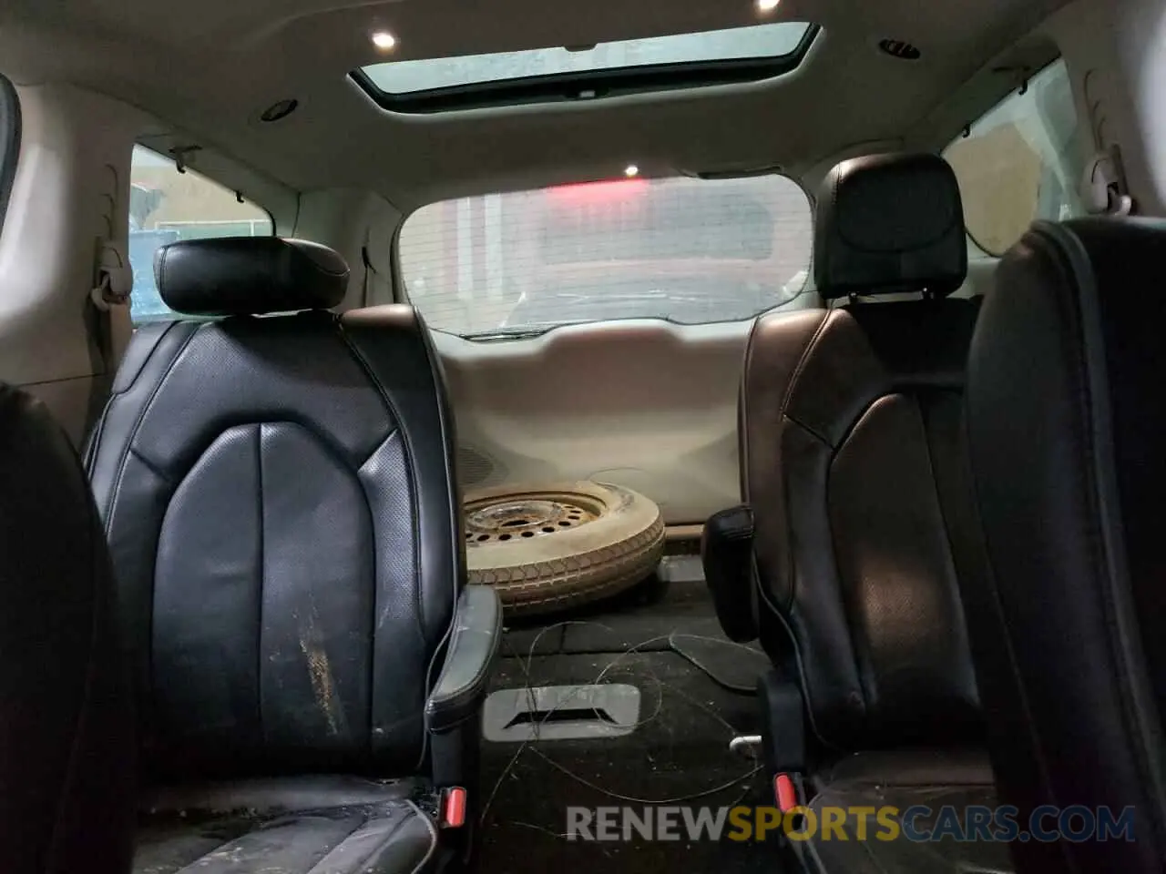 10 Photograph of a damaged car 2C4RC1GG6LR272019 CHRYSLER PACIFICA 2020