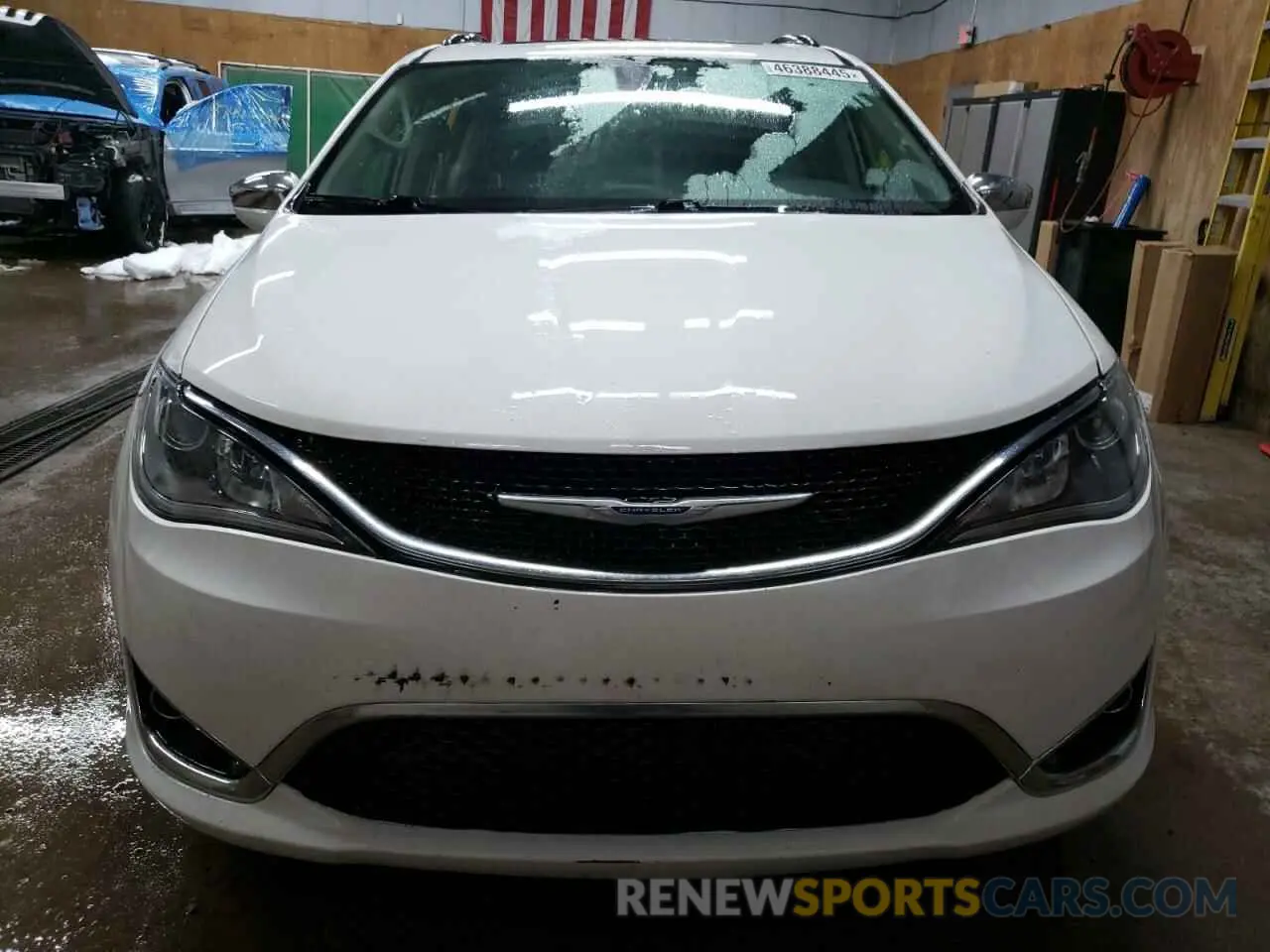 5 Photograph of a damaged car 2C4RC1GG6LR272019 CHRYSLER PACIFICA 2020