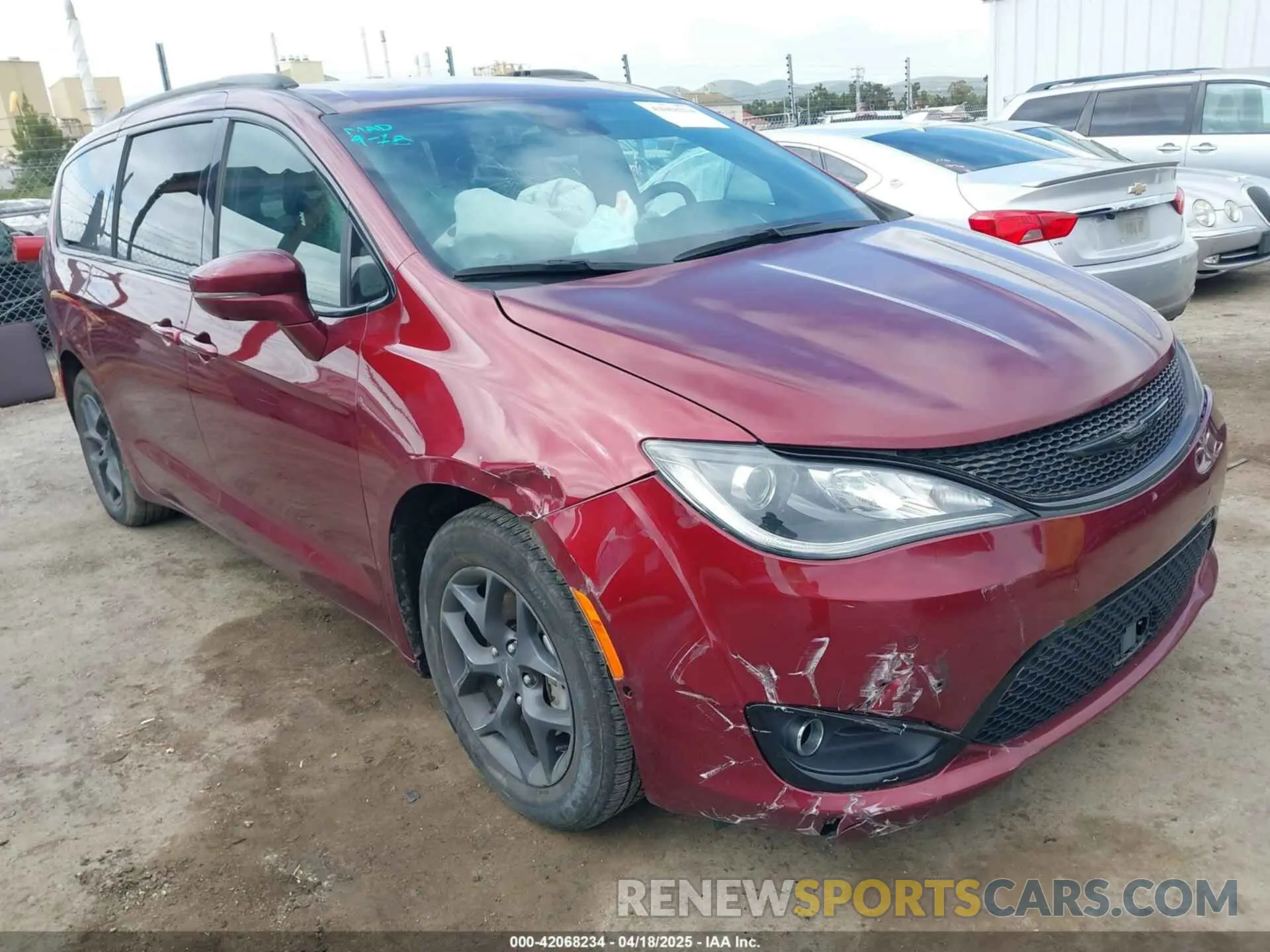 1 Photograph of a damaged car 2C4RC1GG6LR286390 CHRYSLER PACIFICA 2020