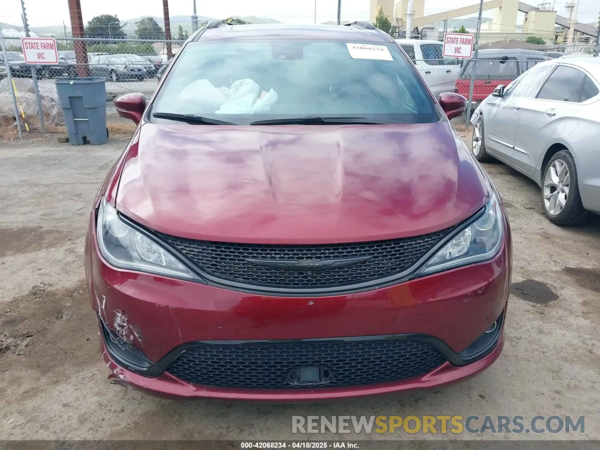 12 Photograph of a damaged car 2C4RC1GG6LR286390 CHRYSLER PACIFICA 2020