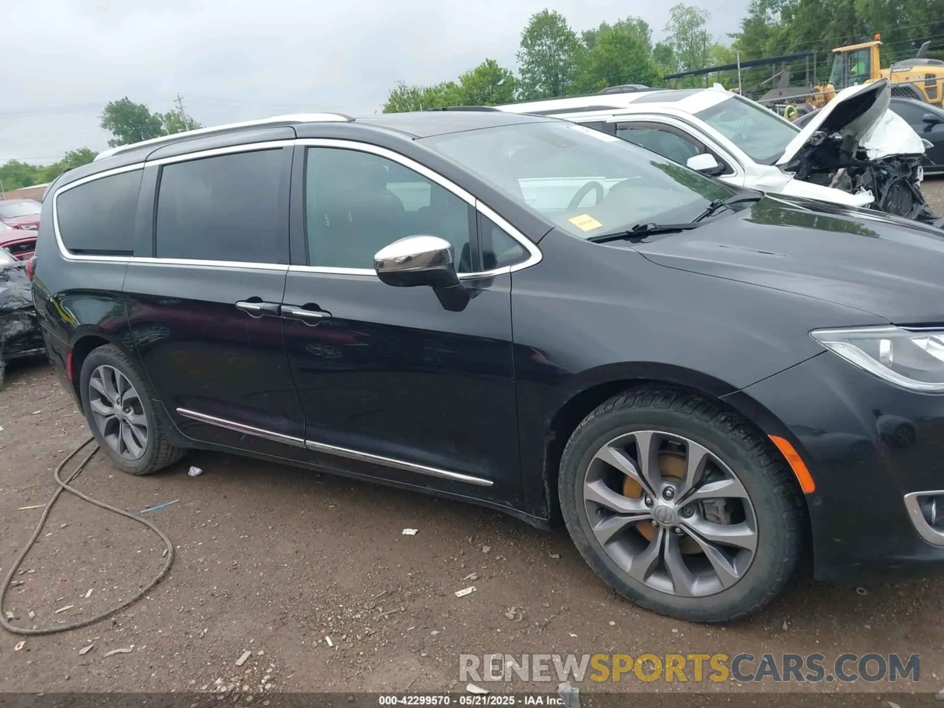 13 Photograph of a damaged car 2C4RC1GG8LR113518 CHRYSLER PACIFICA 2020