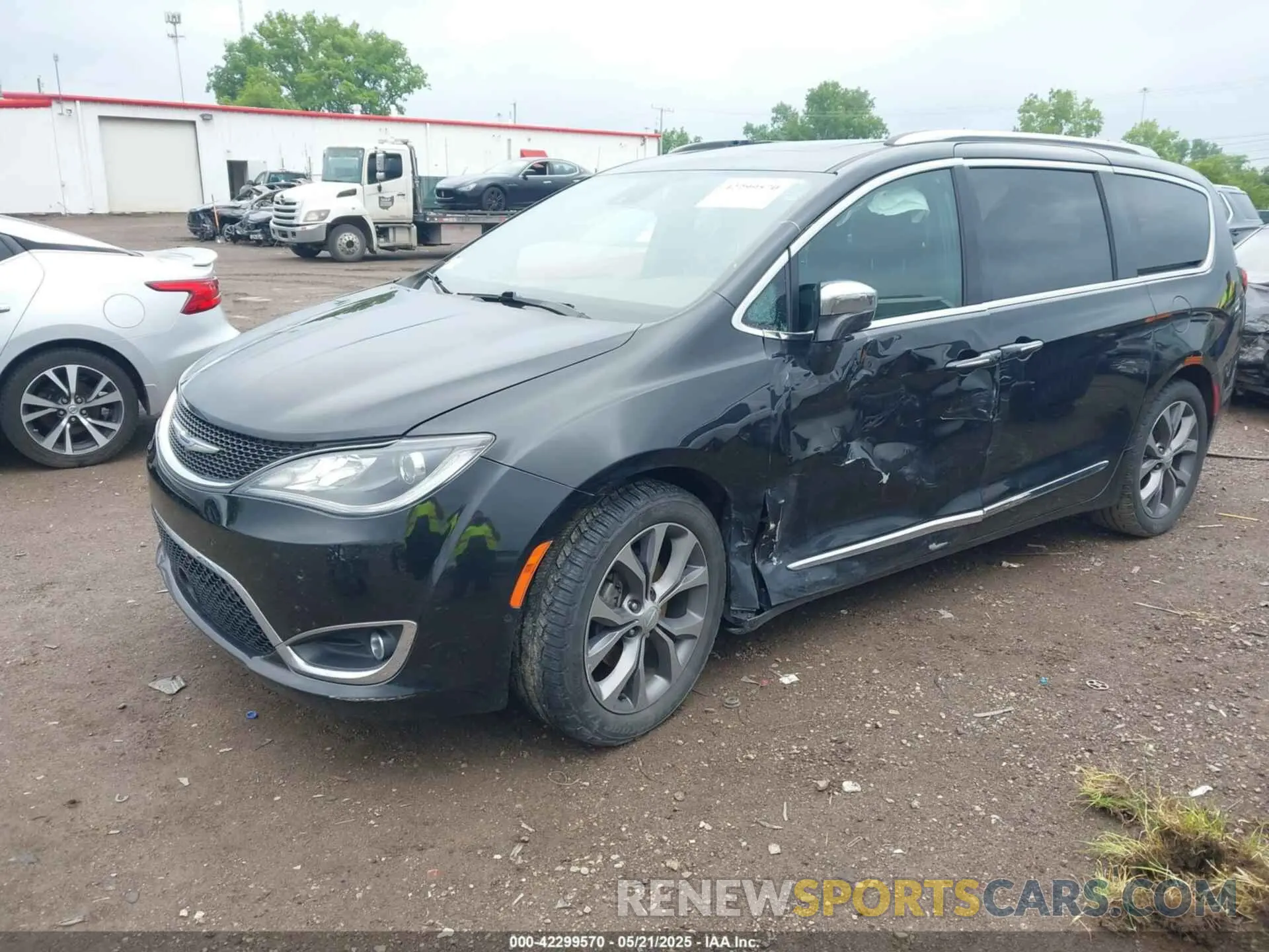 2 Photograph of a damaged car 2C4RC1GG8LR113518 CHRYSLER PACIFICA 2020