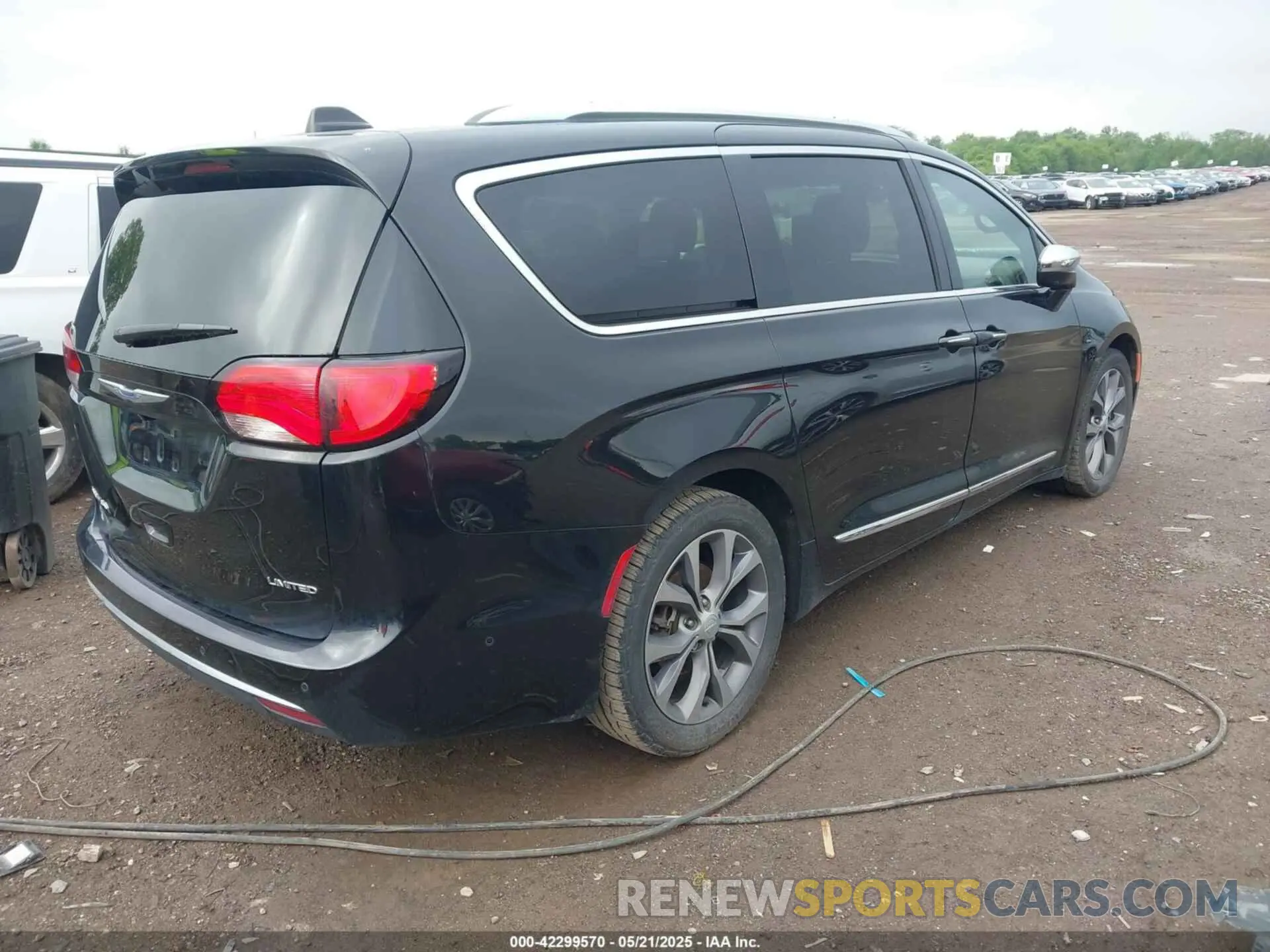 4 Photograph of a damaged car 2C4RC1GG8LR113518 CHRYSLER PACIFICA 2020