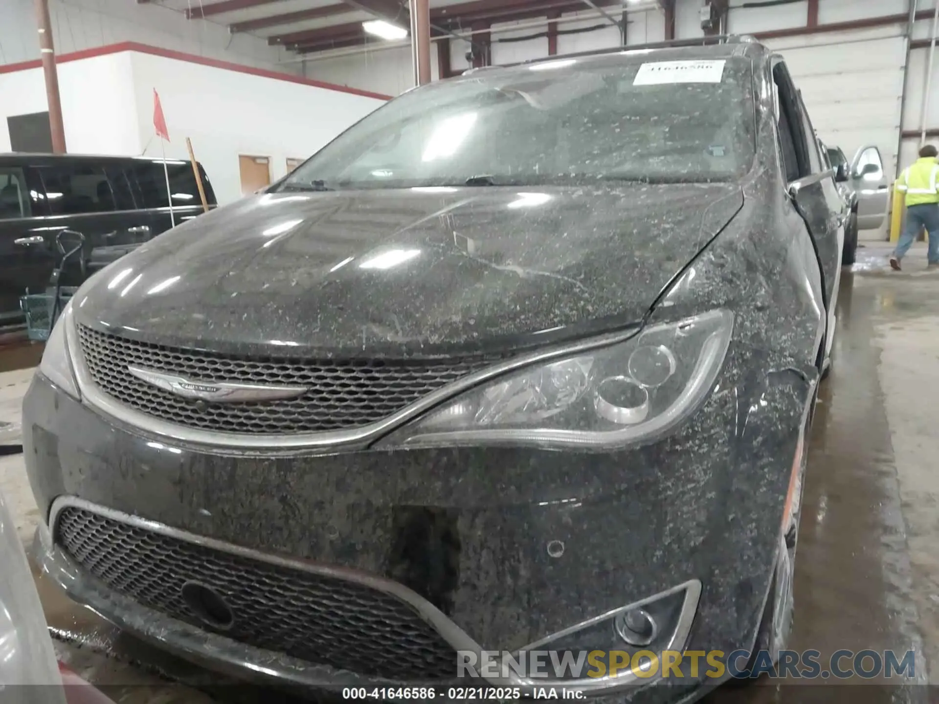 12 Photograph of a damaged car 2C4RC1GG8LR116211 CHRYSLER PACIFICA 2020