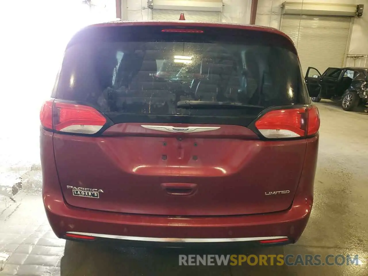 6 Photograph of a damaged car 2C4RC1GG8LR204305 CHRYSLER PACIFICA 2020
