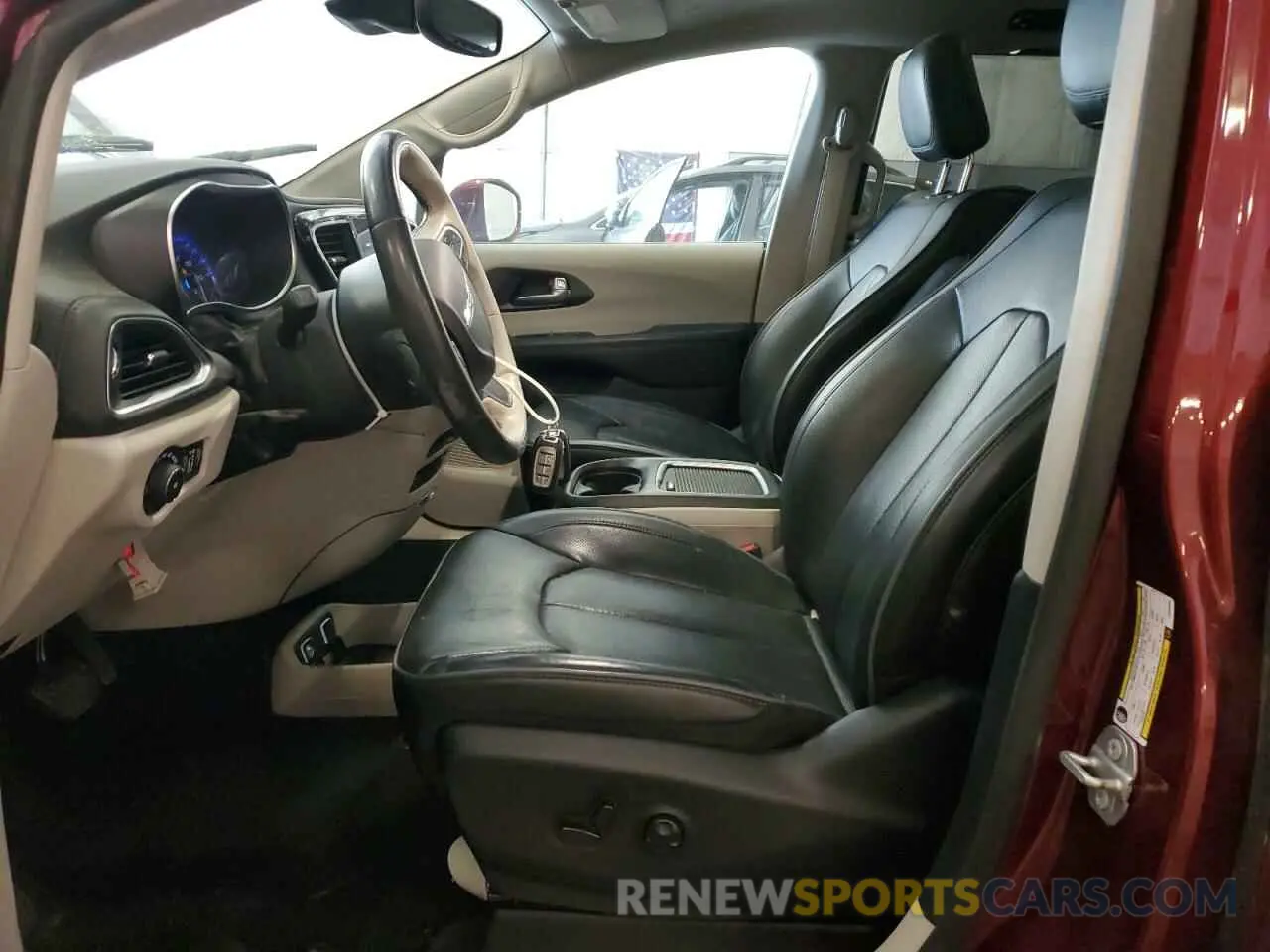 7 Photograph of a damaged car 2C4RC1GG8LR204305 CHRYSLER PACIFICA 2020