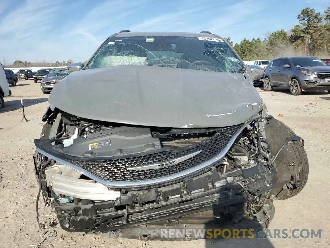 5 Photograph of a damaged car 2C4RC1GG9LR138931 CHRYSLER PACIFICA 2020