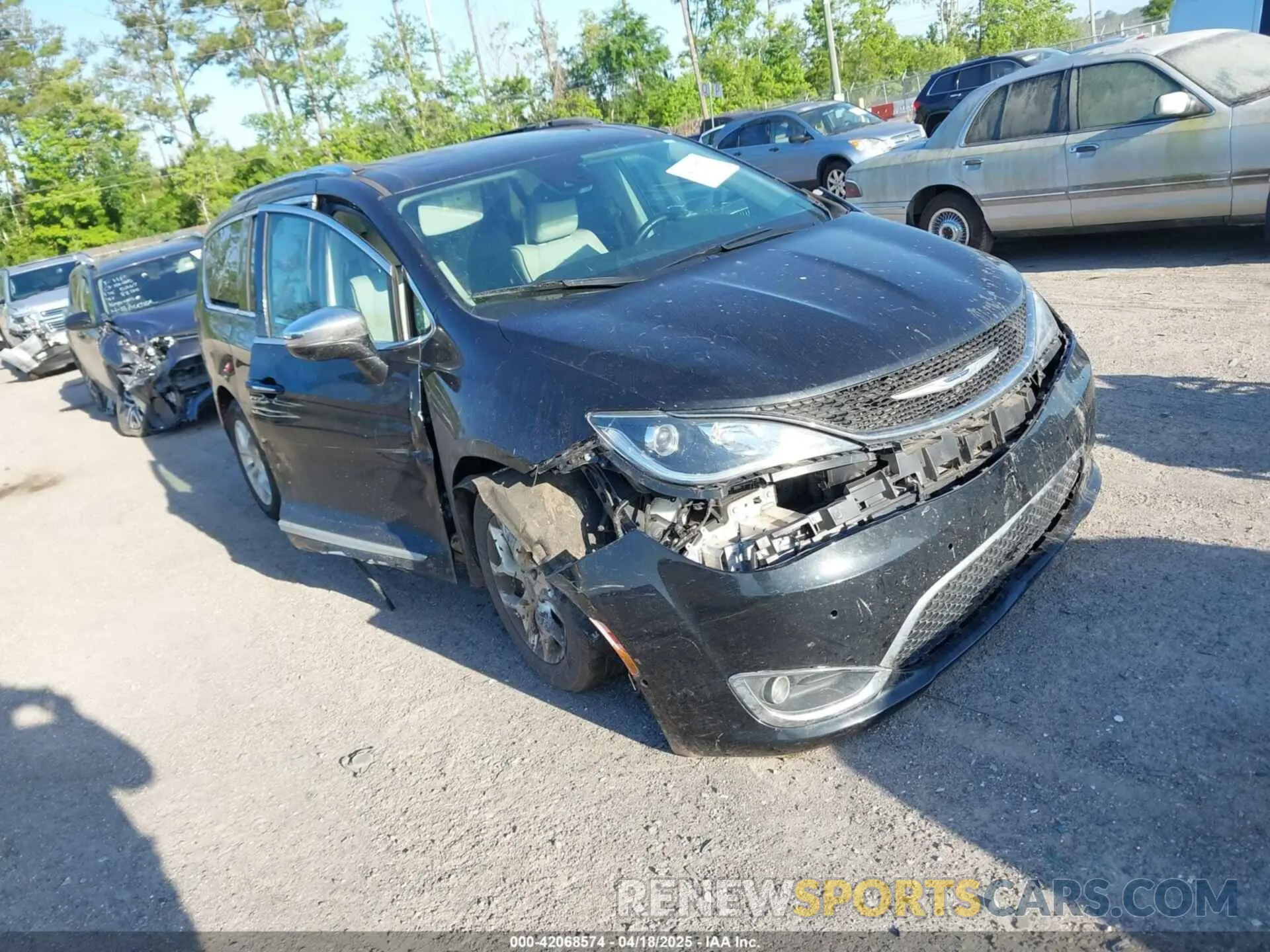 1 Photograph of a damaged car 2C4RC1GGXLR238343 CHRYSLER PACIFICA 2020