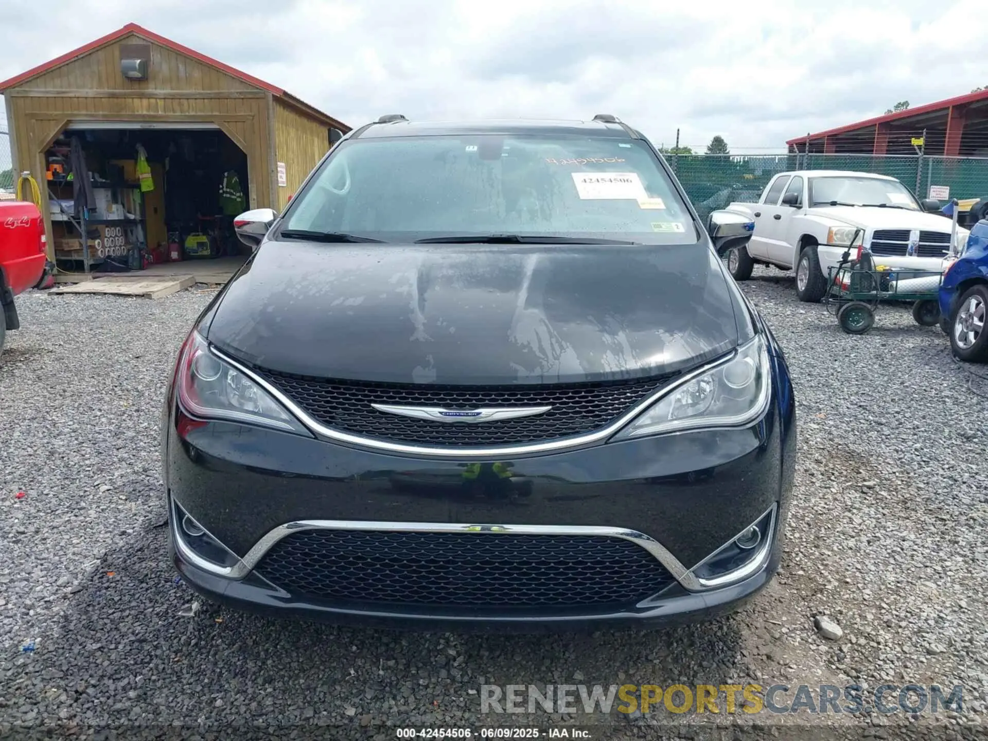 12 Photograph of a damaged car 2C4RC1GGXLR243977 CHRYSLER PACIFICA 2020