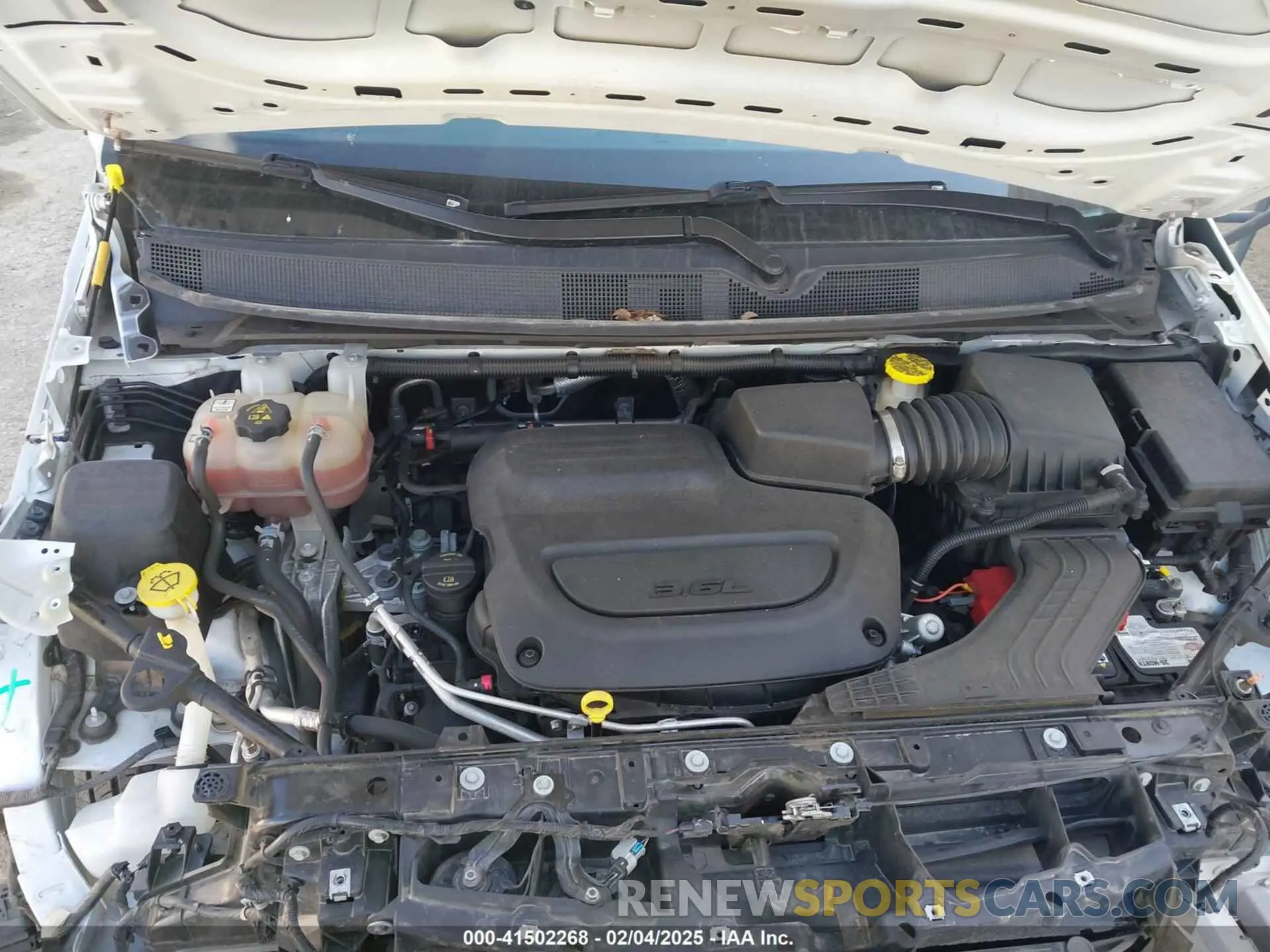 10 Photograph of a damaged car 2C4RC1GGXLR276588 CHRYSLER PACIFICA 2020