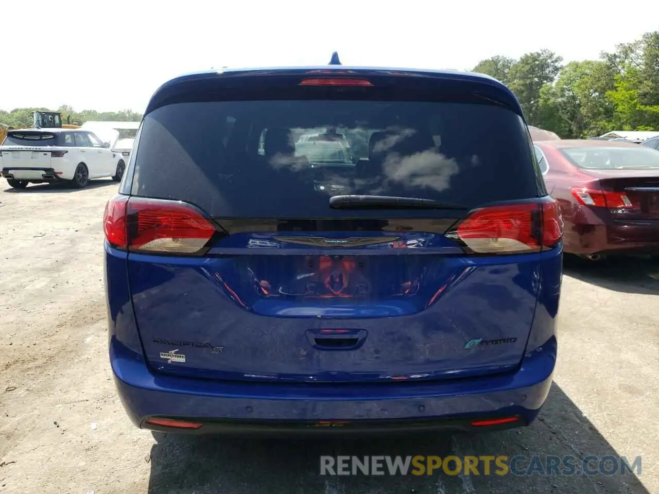 6 Photograph of a damaged car 2C4RC1L79LR288172 CHRYSLER PACIFICA 2020