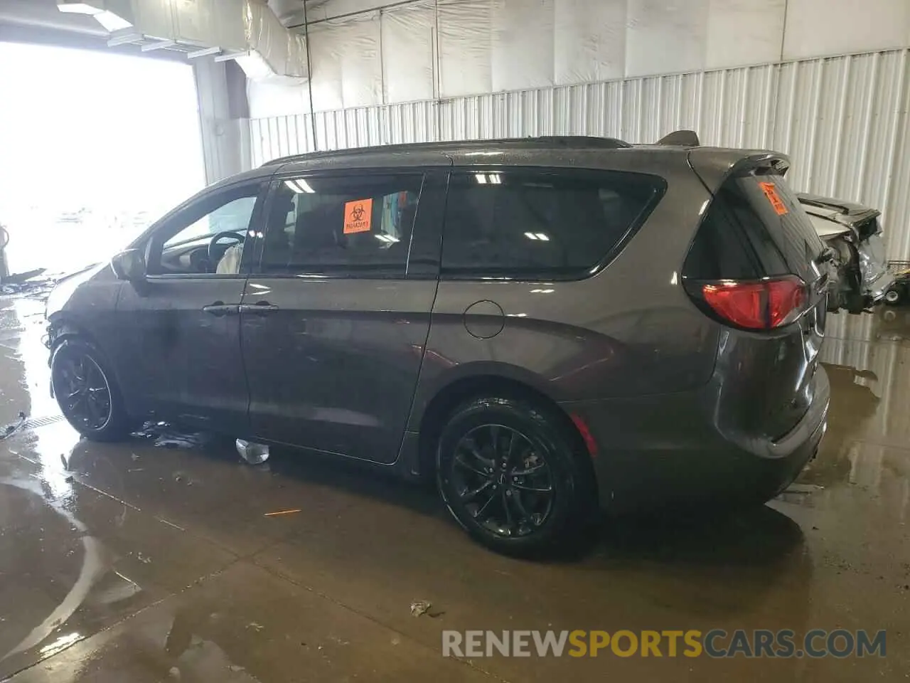 2 Photograph of a damaged car 2C4RC3BG4LR263807 CHRYSLER PACIFICA 2020