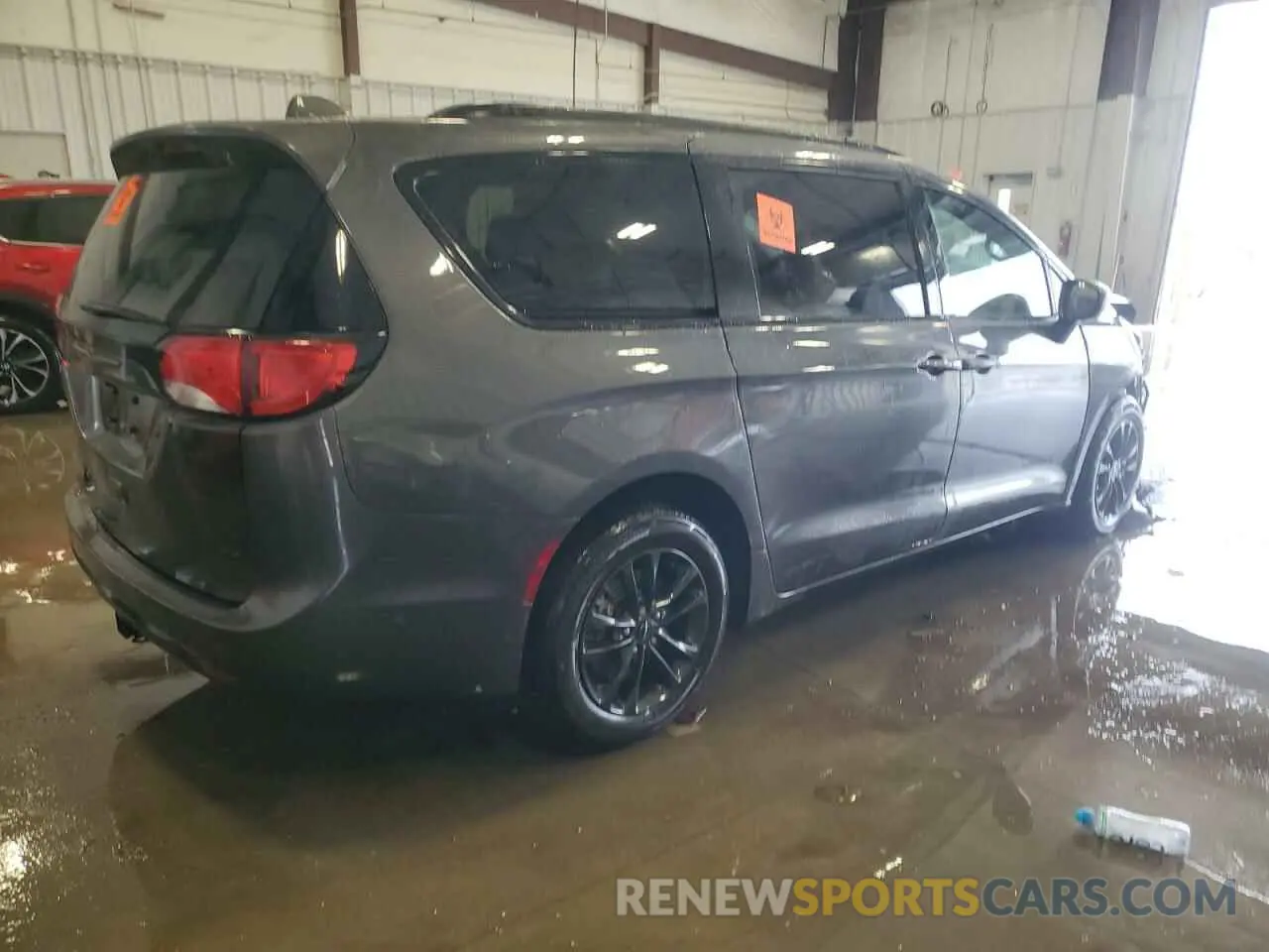 3 Photograph of a damaged car 2C4RC3BG4LR263807 CHRYSLER PACIFICA 2020