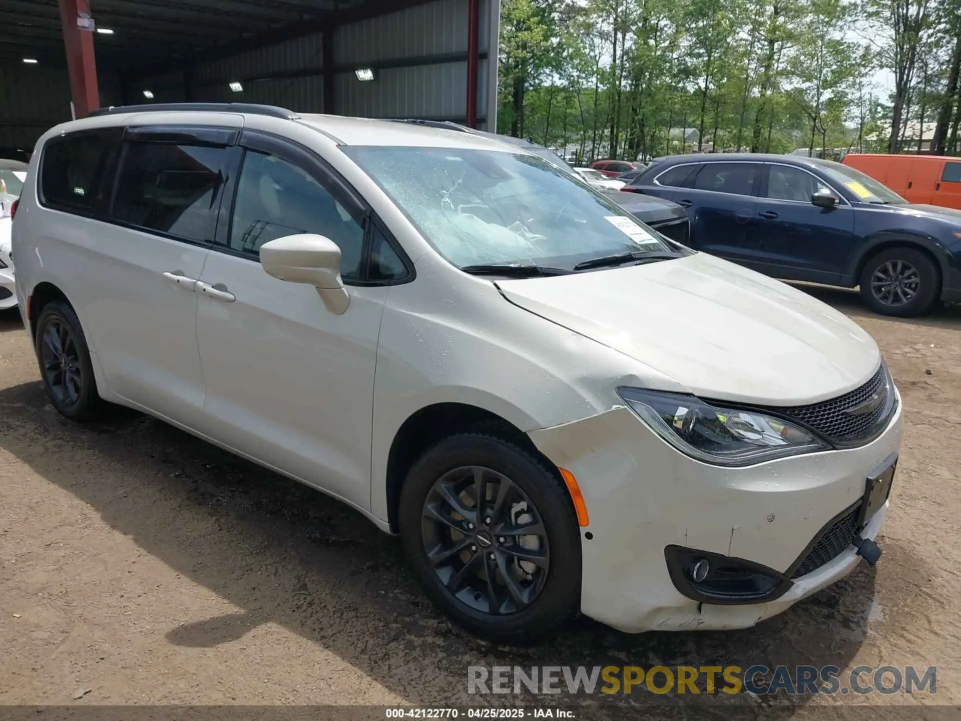 1 Photograph of a damaged car 2C4RC3BG6LR288952 CHRYSLER PACIFICA 2020