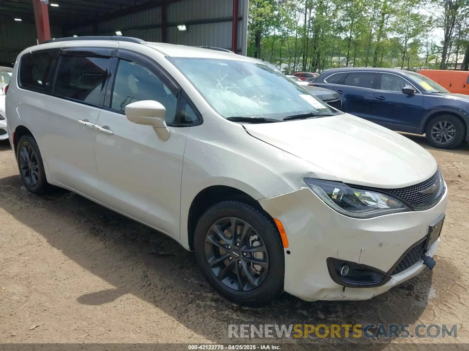 6 Photograph of a damaged car 2C4RC3BG6LR288952 CHRYSLER PACIFICA 2020