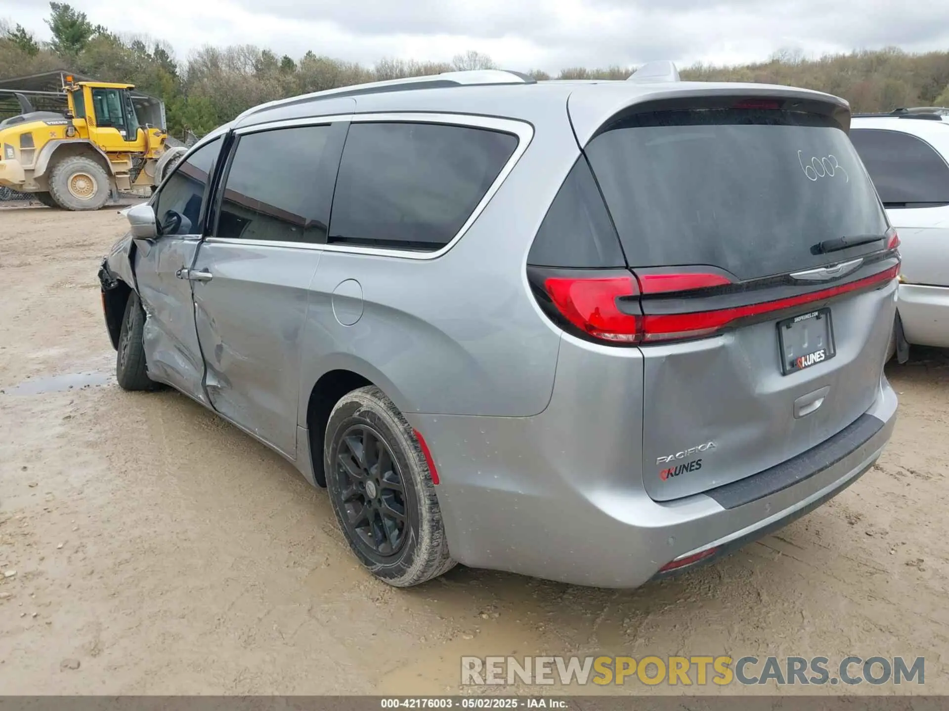3 Photograph of a damaged car 2C4RC1BG0MR531936 CHRYSLER PACIFICA 2021