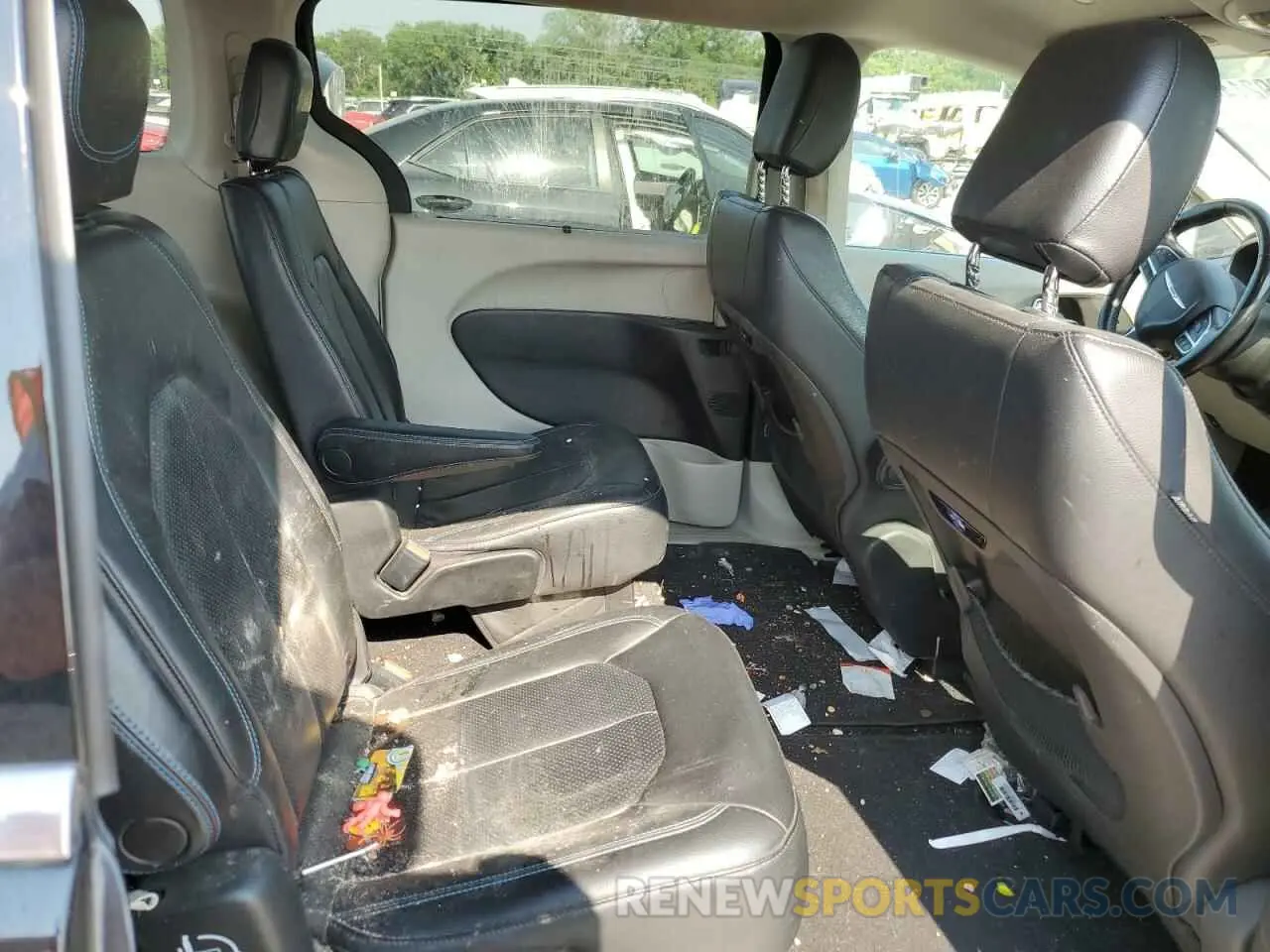 10 Photograph of a damaged car 2C4RC1BG0MR532357 CHRYSLER PACIFICA 2021