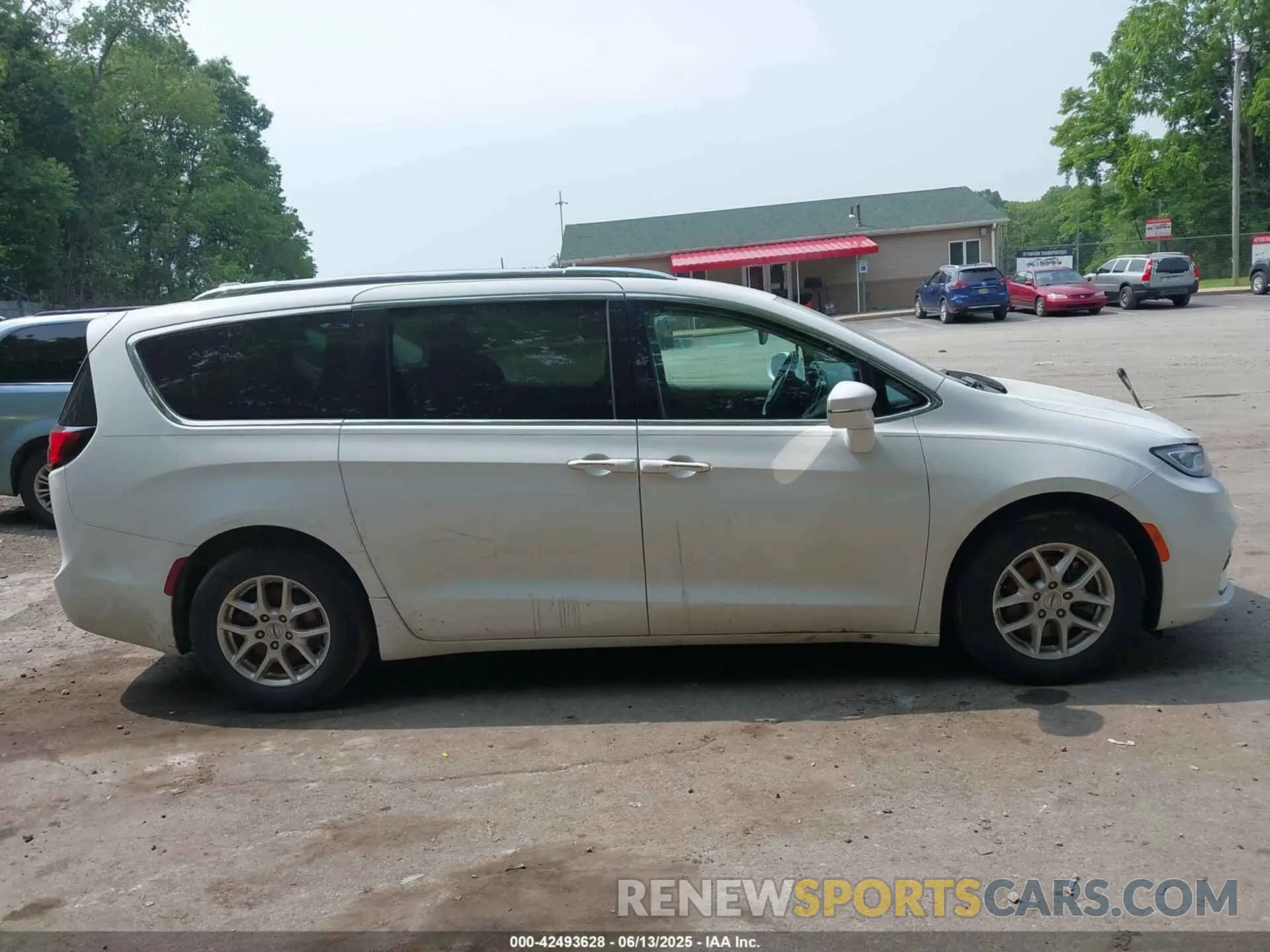 13 Photograph of a damaged car 2C4RC1BG1MR542458 CHRYSLER PACIFICA 2021