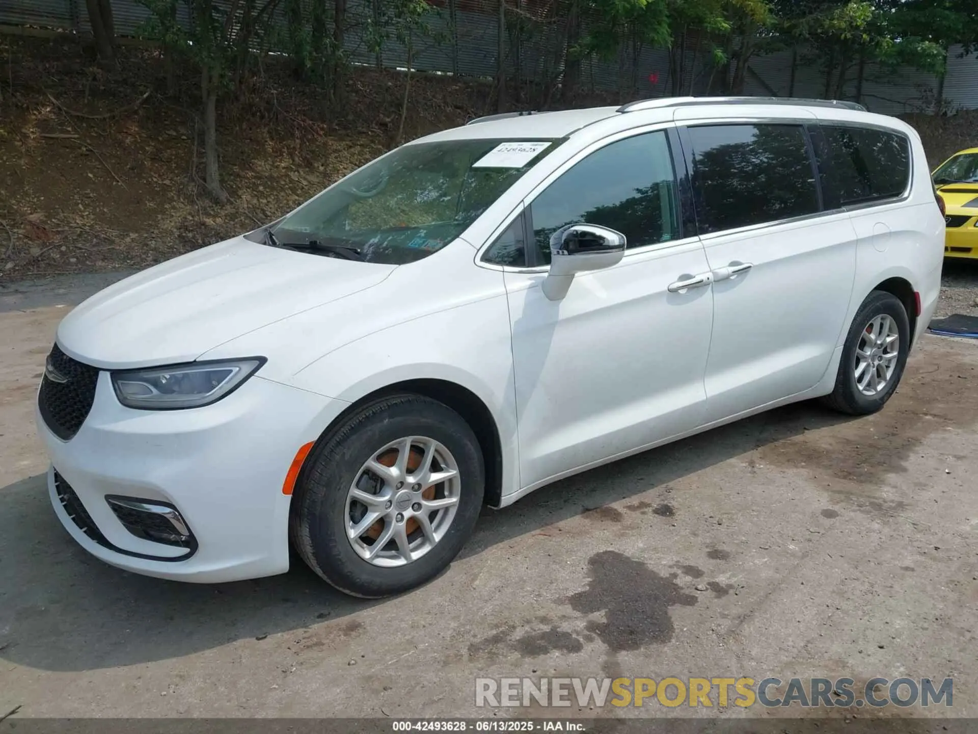 2 Photograph of a damaged car 2C4RC1BG1MR542458 CHRYSLER PACIFICA 2021