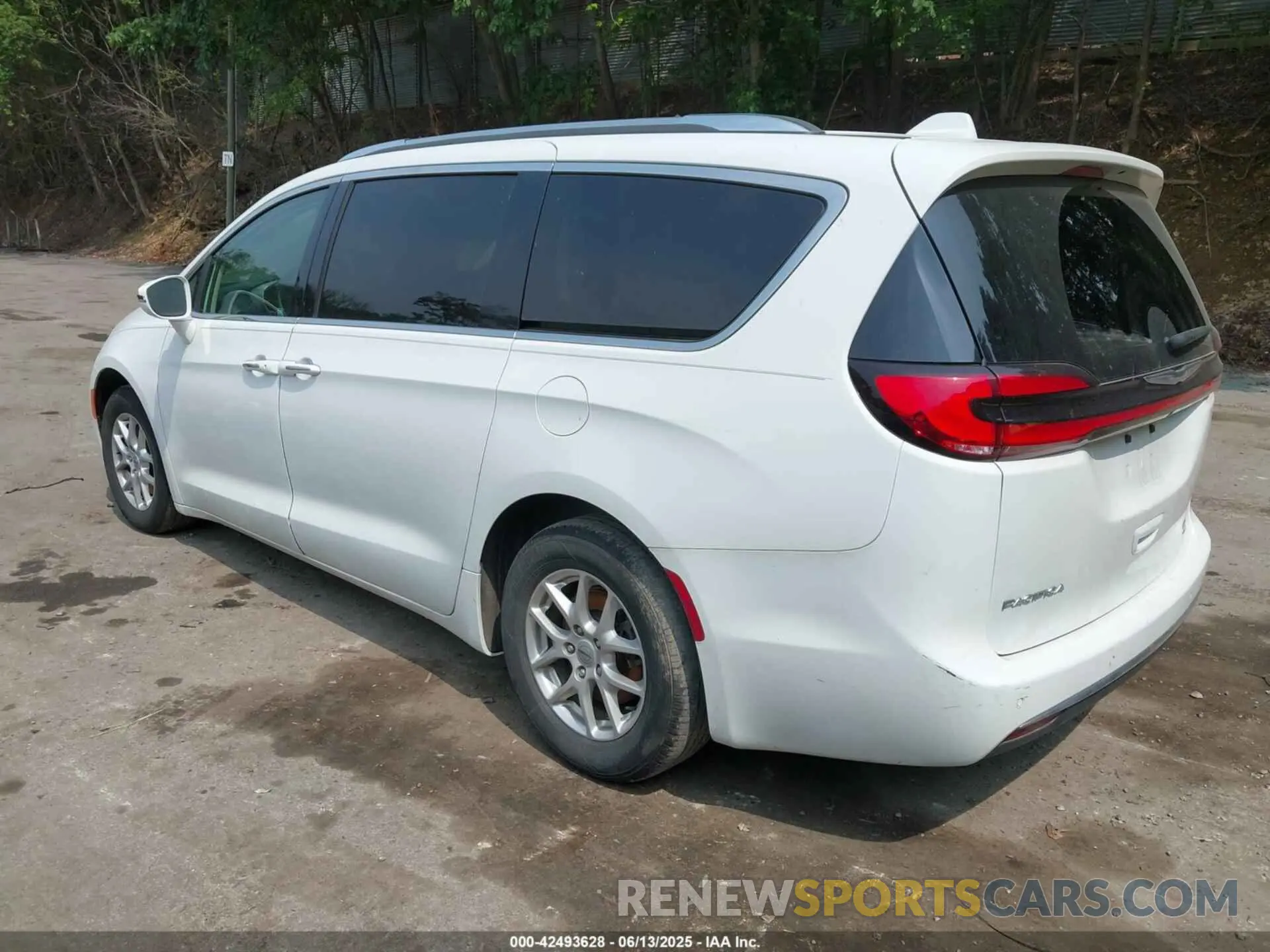 3 Photograph of a damaged car 2C4RC1BG1MR542458 CHRYSLER PACIFICA 2021