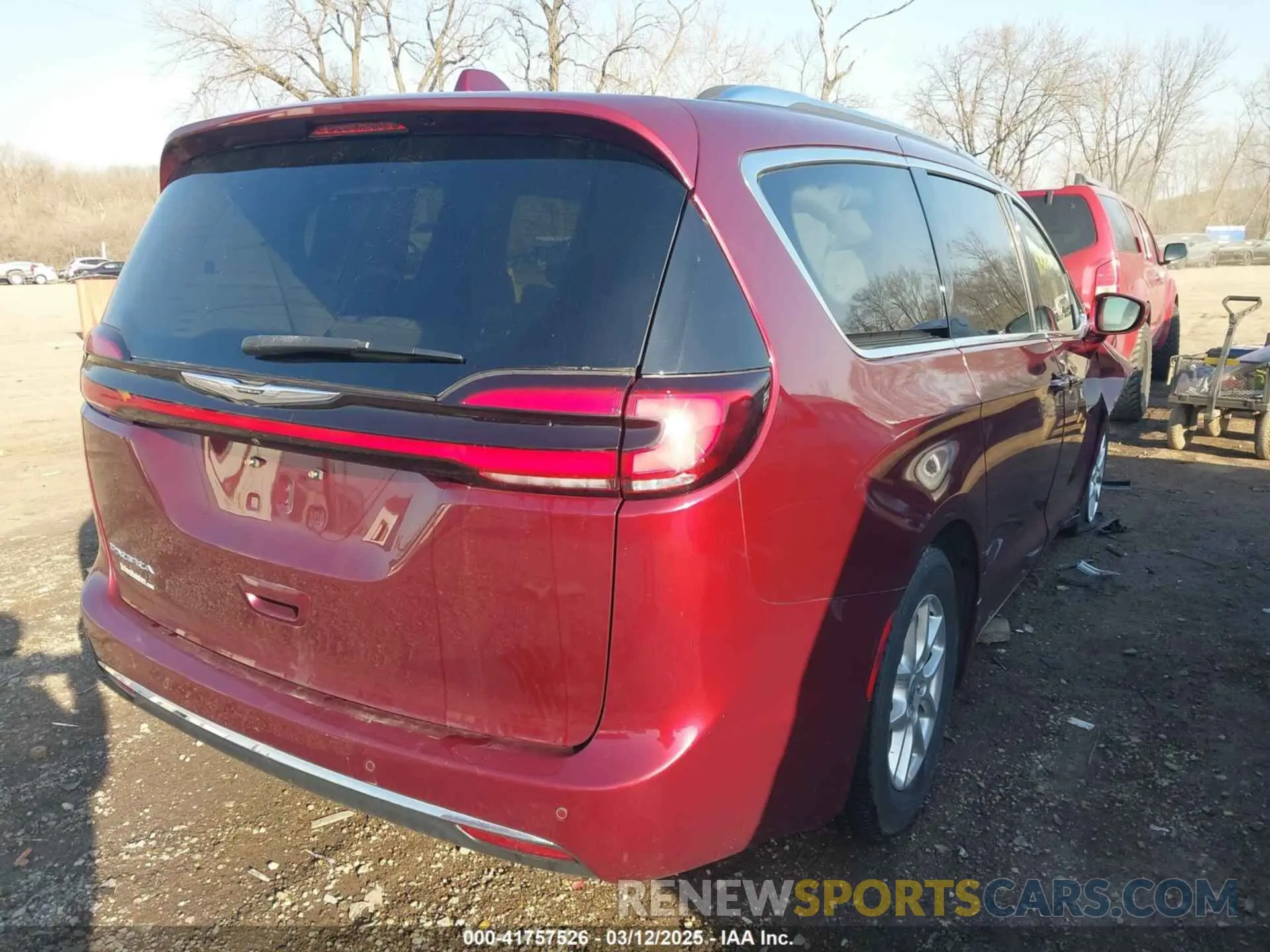 4 Photograph of a damaged car 2C4RC1BG1MR542816 CHRYSLER PACIFICA 2021
