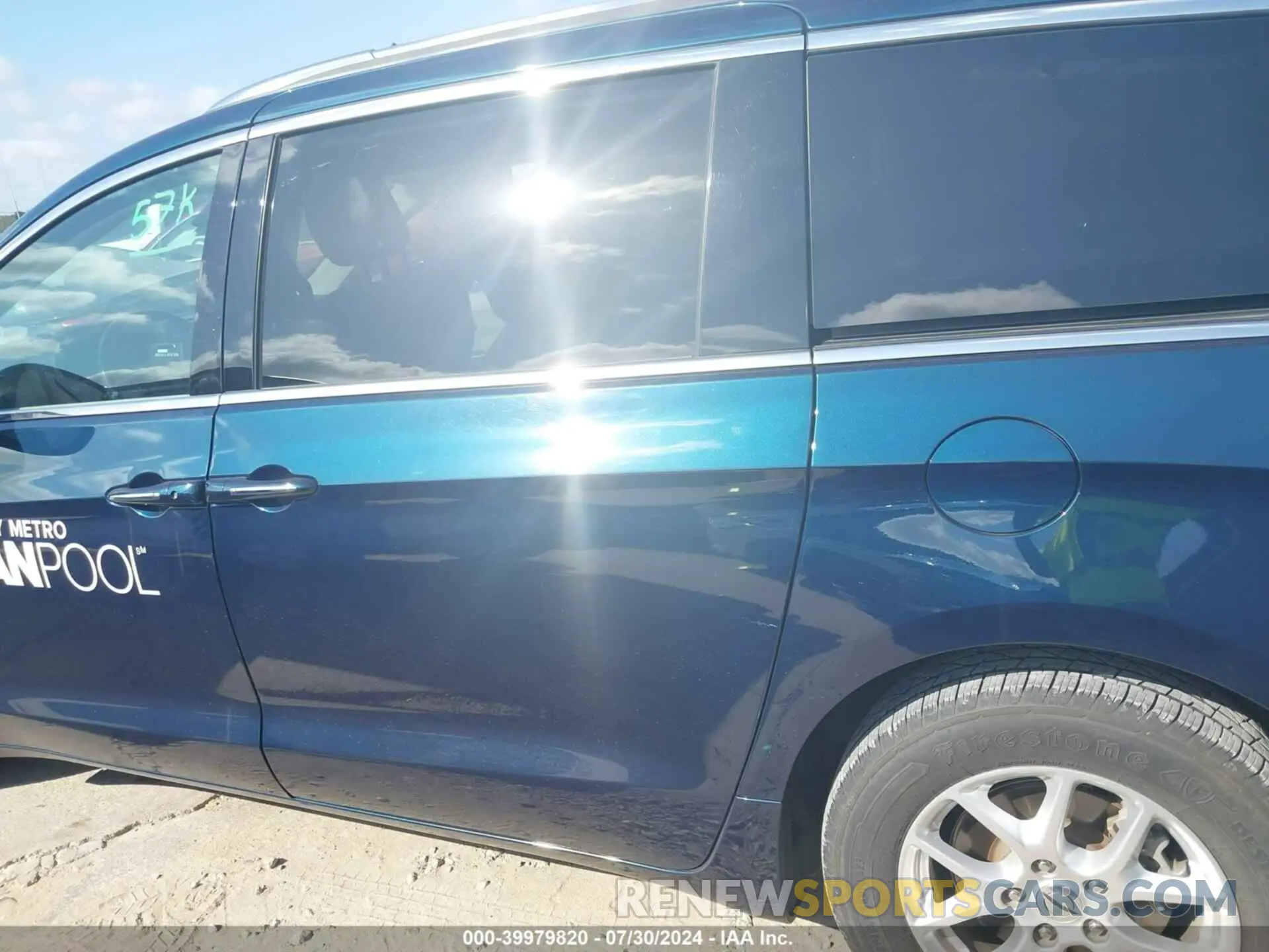 14 Photograph of a damaged car 2C4RC1BG1MR598206 CHRYSLER PACIFICA 2021