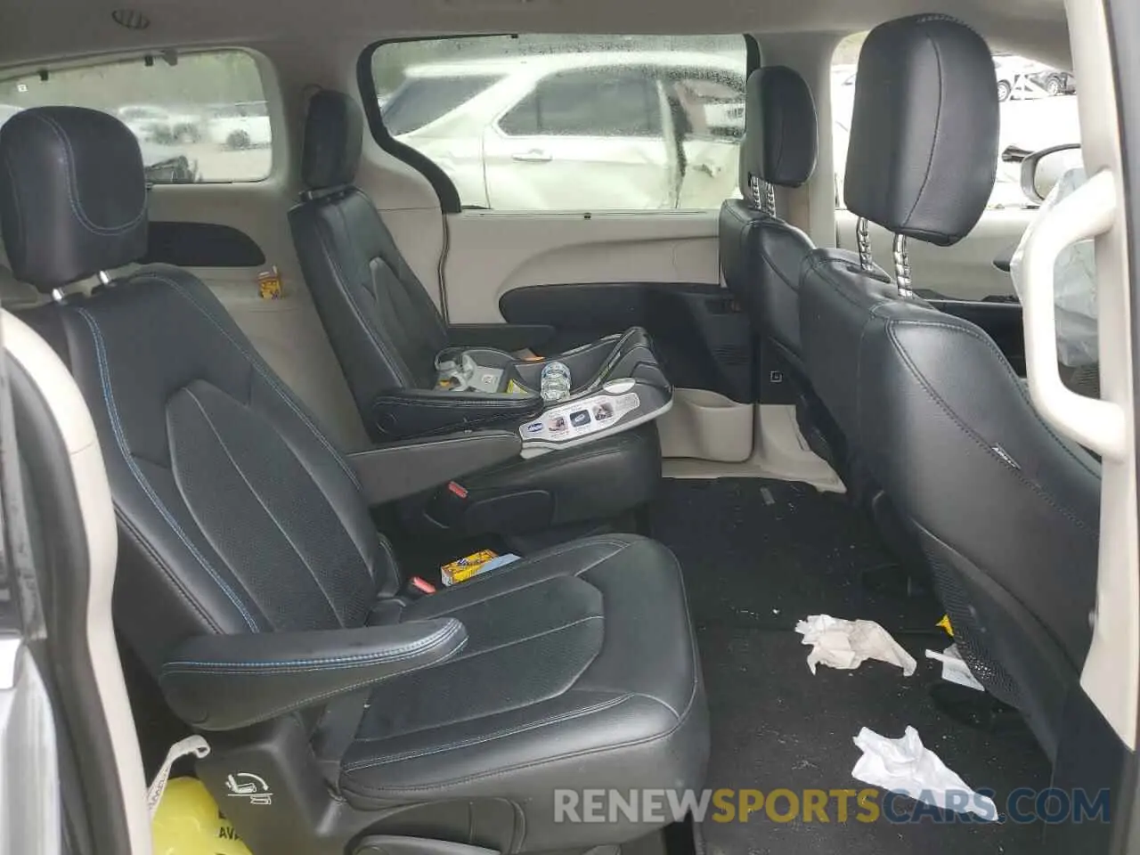 11 Photograph of a damaged car 2C4RC1BG2MR507282 CHRYSLER PACIFICA 2021