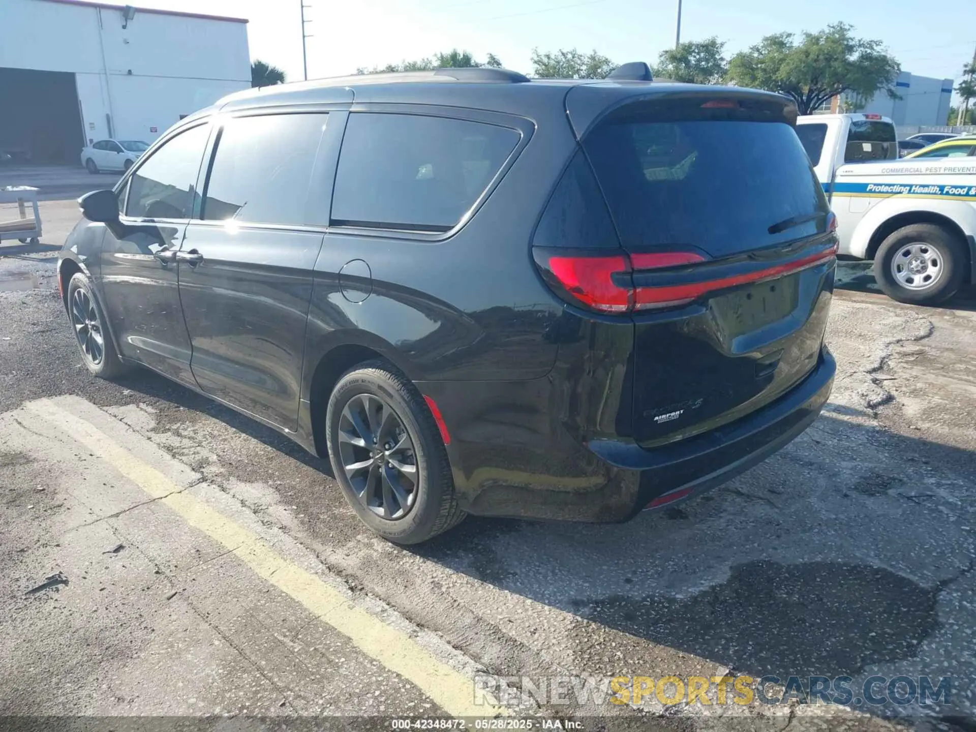 3 Photograph of a damaged car 2C4RC1BG2MR607995 CHRYSLER PACIFICA 2021