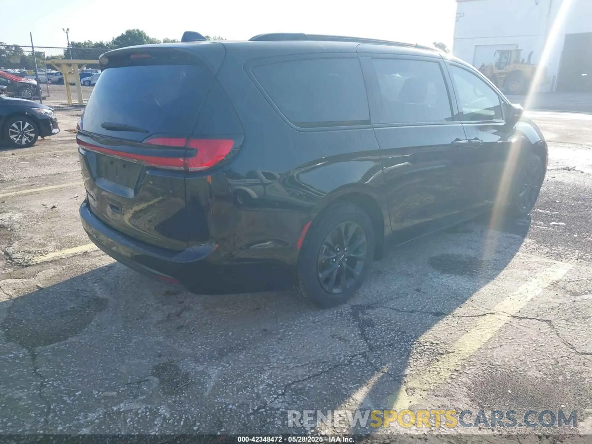 4 Photograph of a damaged car 2C4RC1BG2MR607995 CHRYSLER PACIFICA 2021