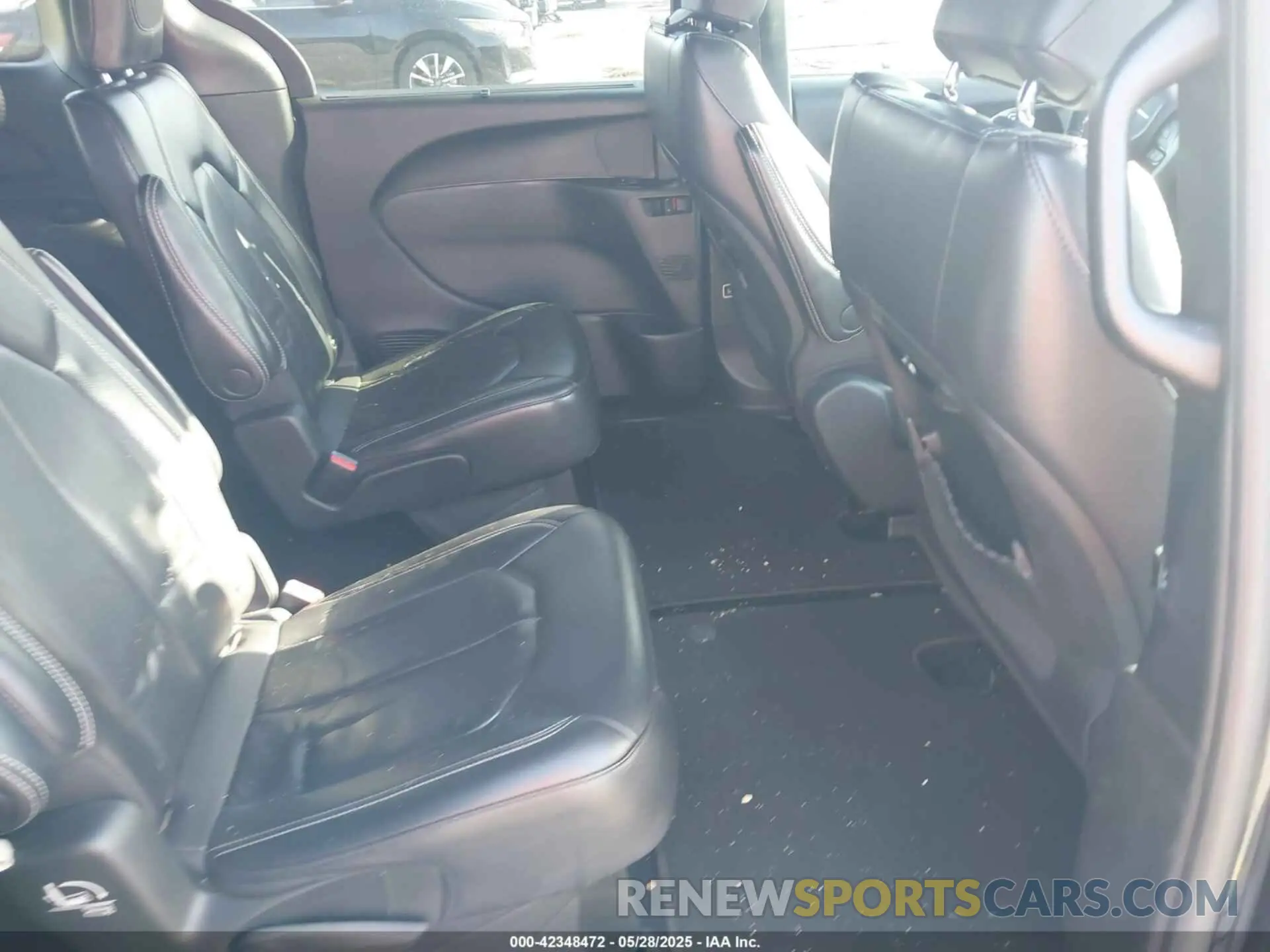 8 Photograph of a damaged car 2C4RC1BG2MR607995 CHRYSLER PACIFICA 2021