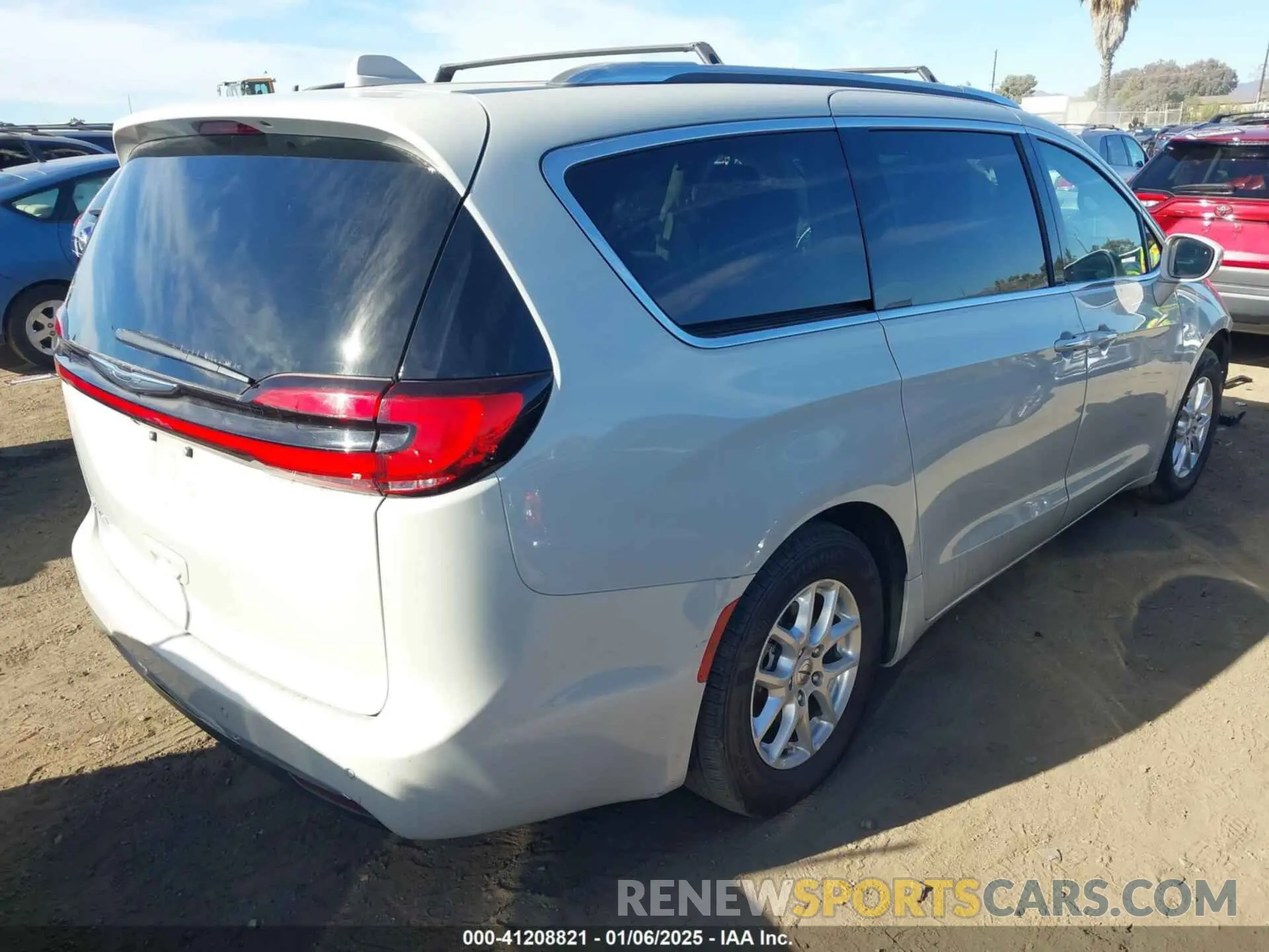 4 Photograph of a damaged car 2C4RC1BG3MR528397 CHRYSLER PACIFICA 2021