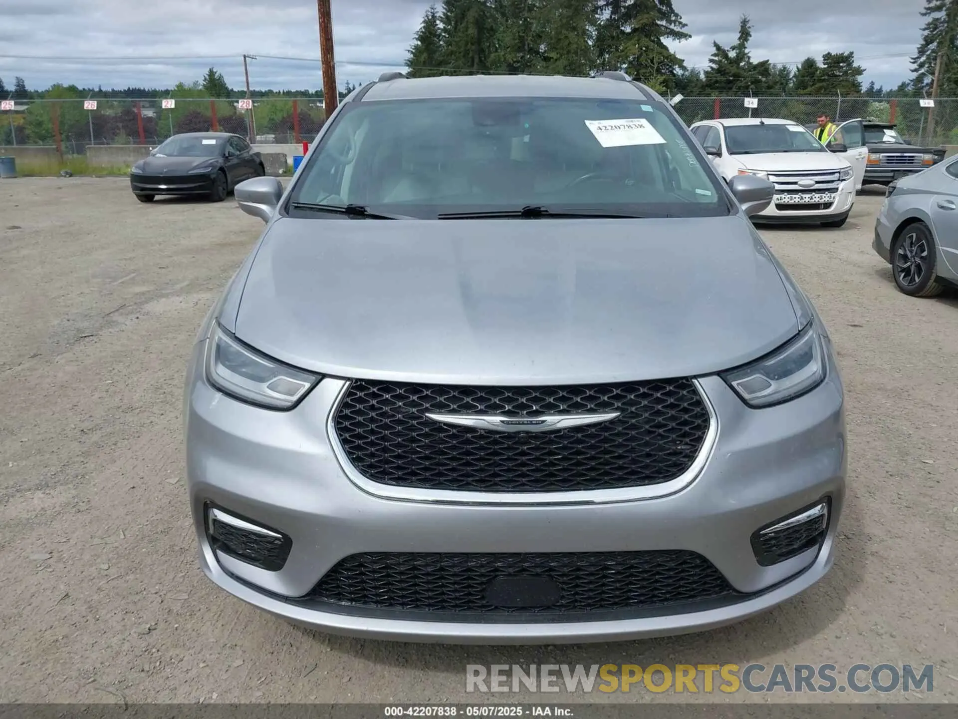 12 Photograph of a damaged car 2C4RC1BG3MR552828 CHRYSLER PACIFICA 2021
