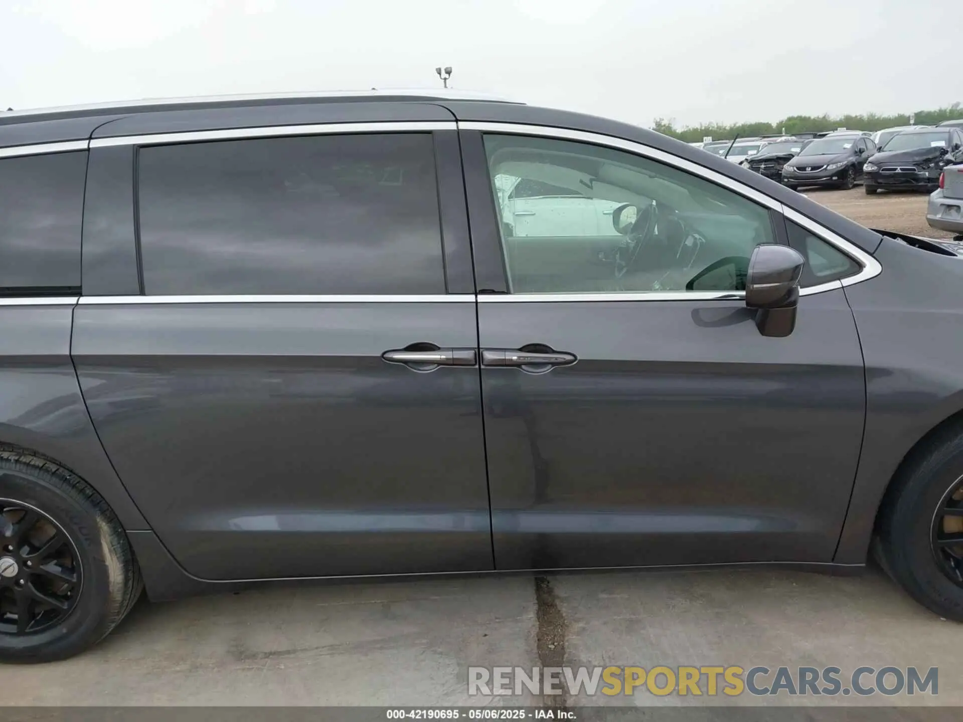 13 Photograph of a damaged car 2C4RC1BG3MR574439 CHRYSLER PACIFICA 2021